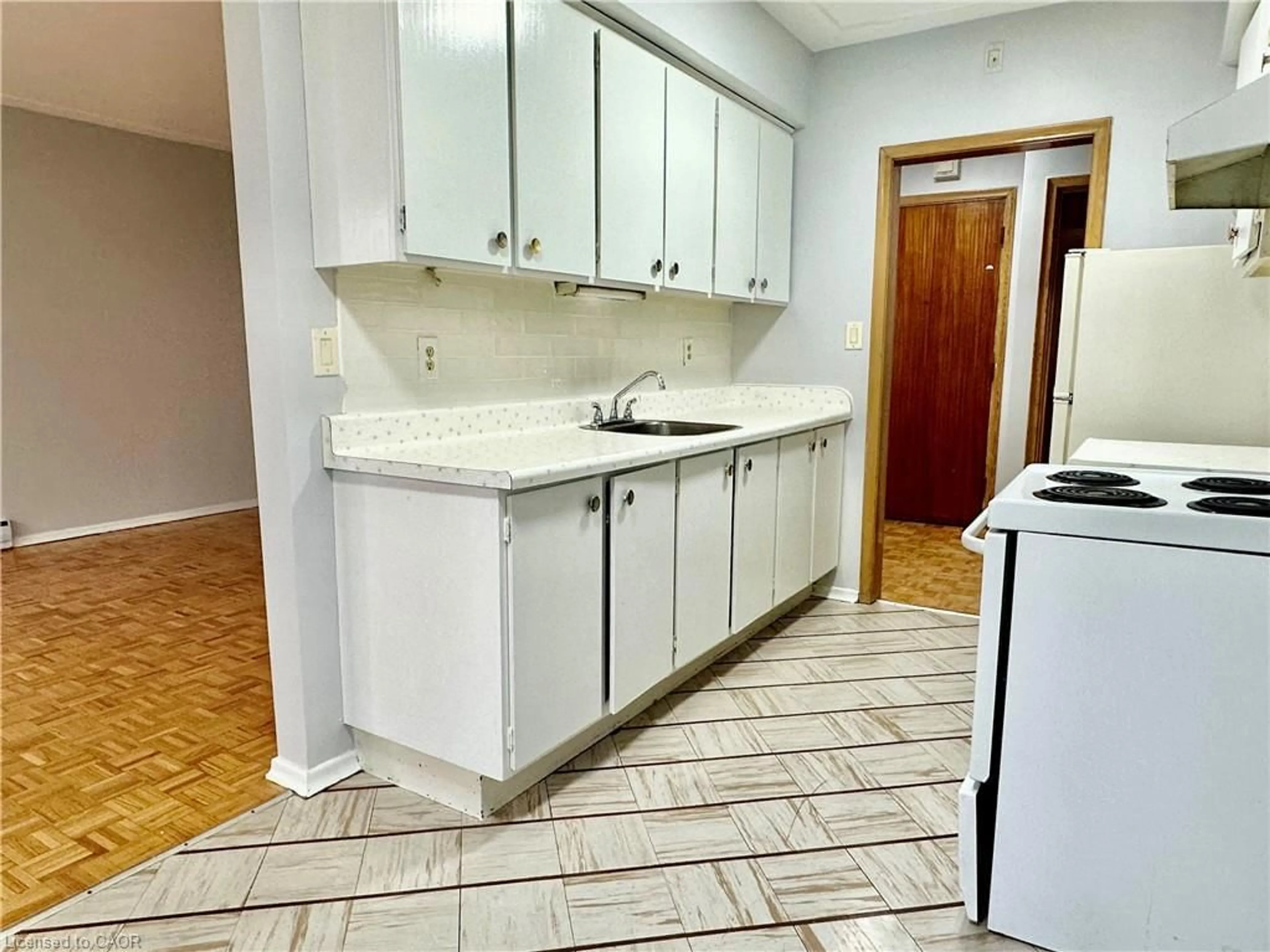 Standard kitchen, unknown for 11 Woodman Dr #409, Hamilton Ontario L8K 4E3