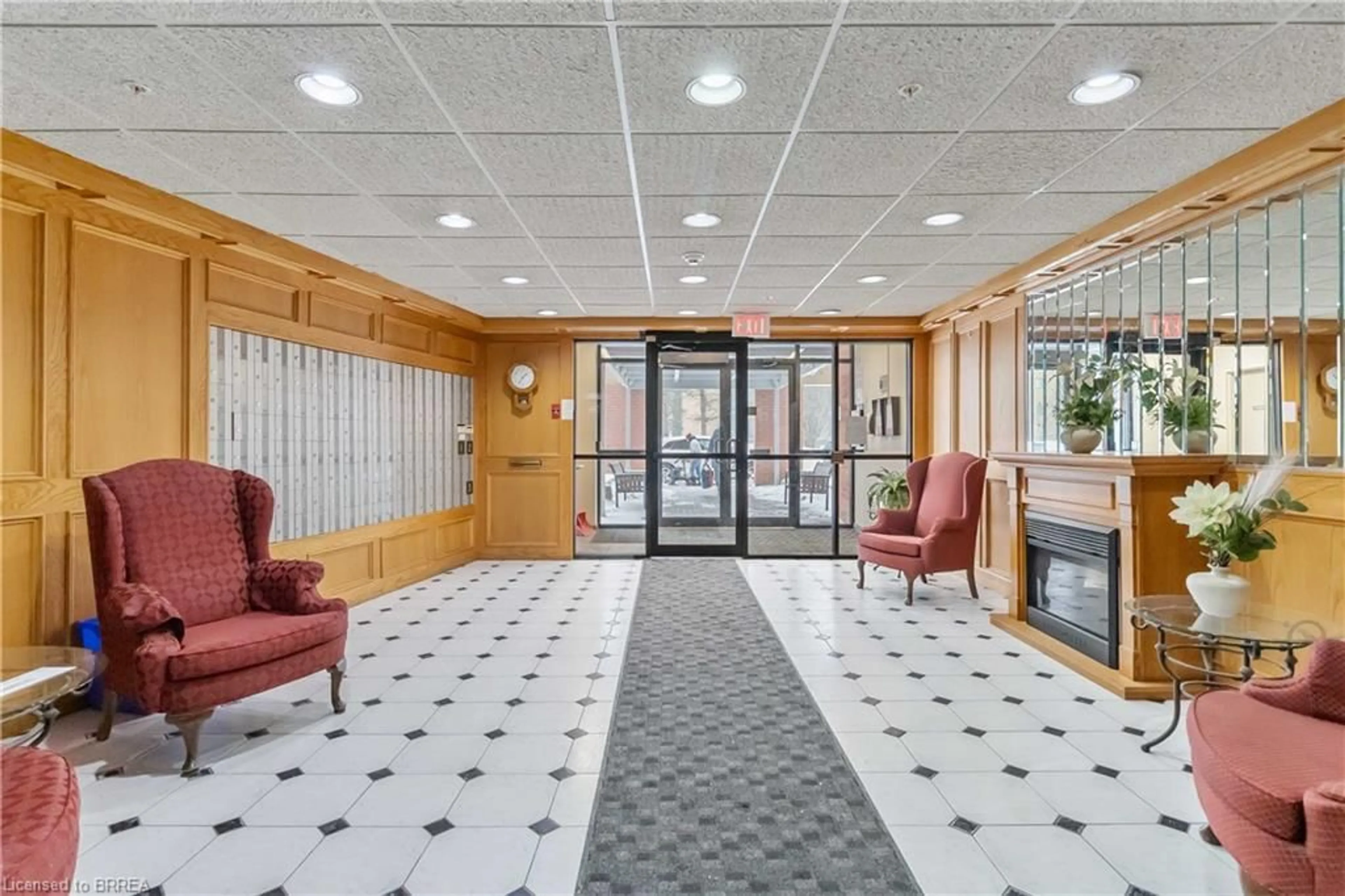 Lobby for 9 Bonheur Crt #506, Brantford Ontario N3P 1Z5