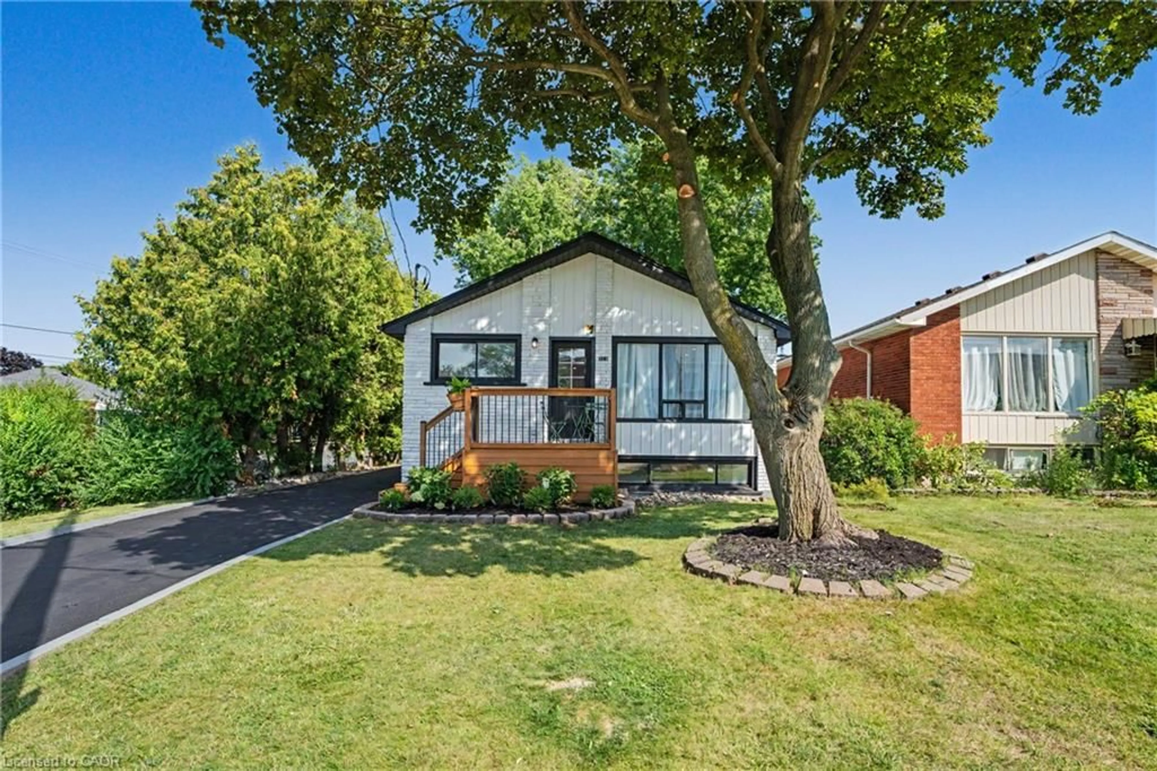 Unknown for 311 East 14th St, Hamilton Ontario L9A 4C1