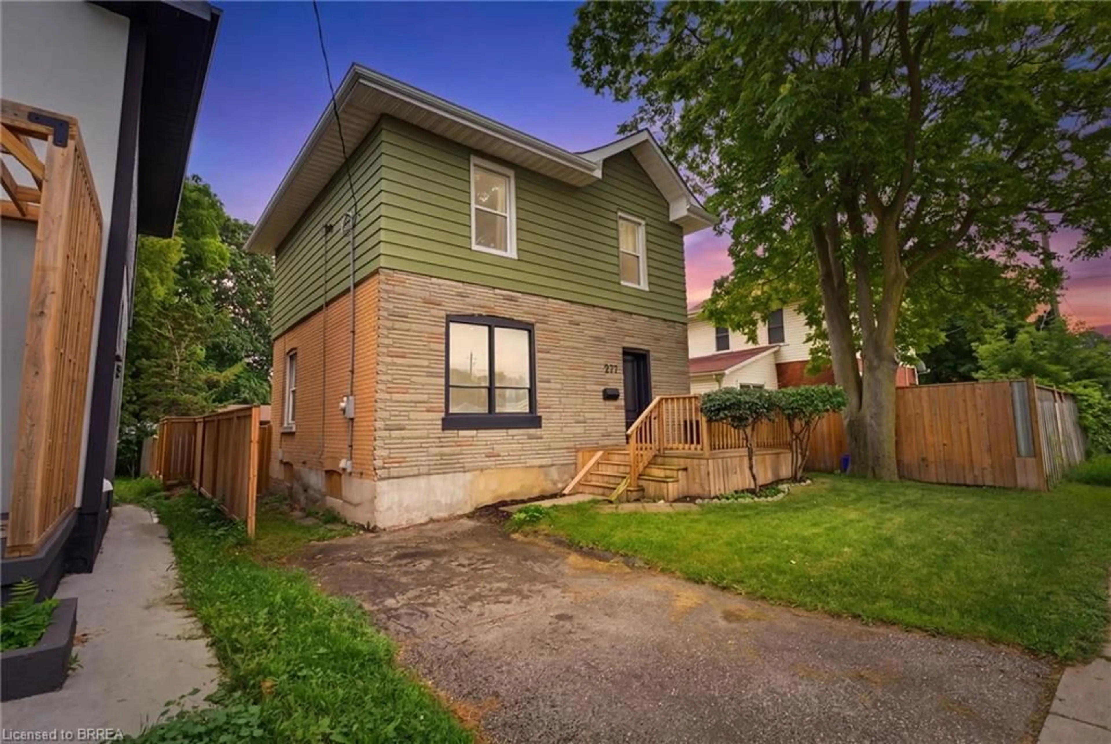 Home with brick exterior material, street for 277 Murray St, Brantford Ontario N3S 5S7