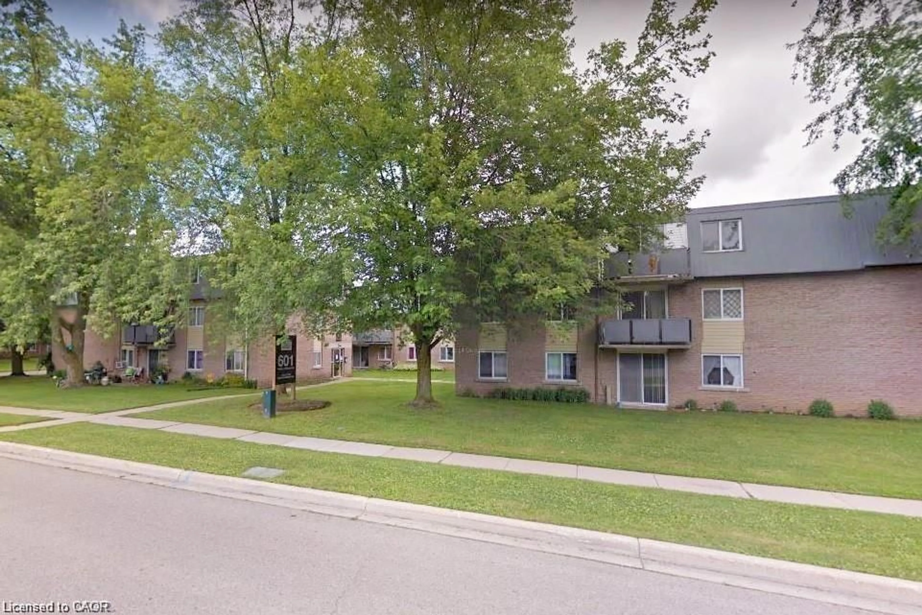 A pic from outside/outdoor area/front of a property/back of a property/a pic from drone, street for 633 Barber Ave #7, Listowel Ontario N4W 1S4
