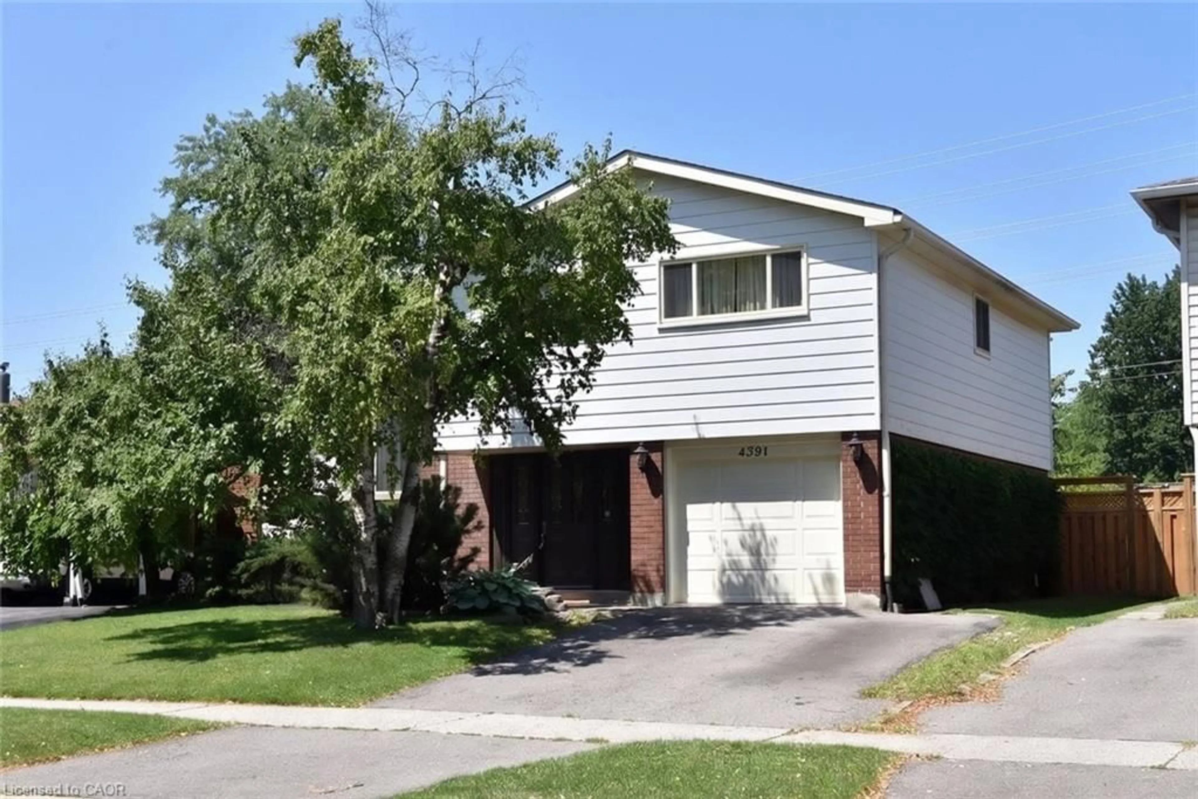 Unknown for 4391 Bennett Rd, Burlington Ontario L7L 1Y5