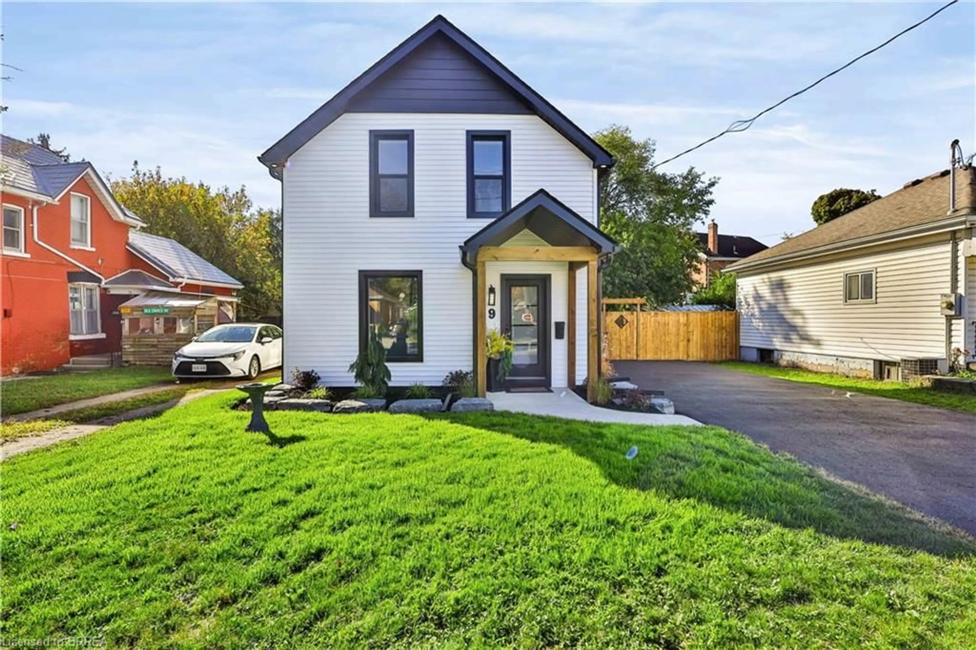 Home with vinyl exterior material, street for 9 Walter St, Brantford Ontario N3S 1N4