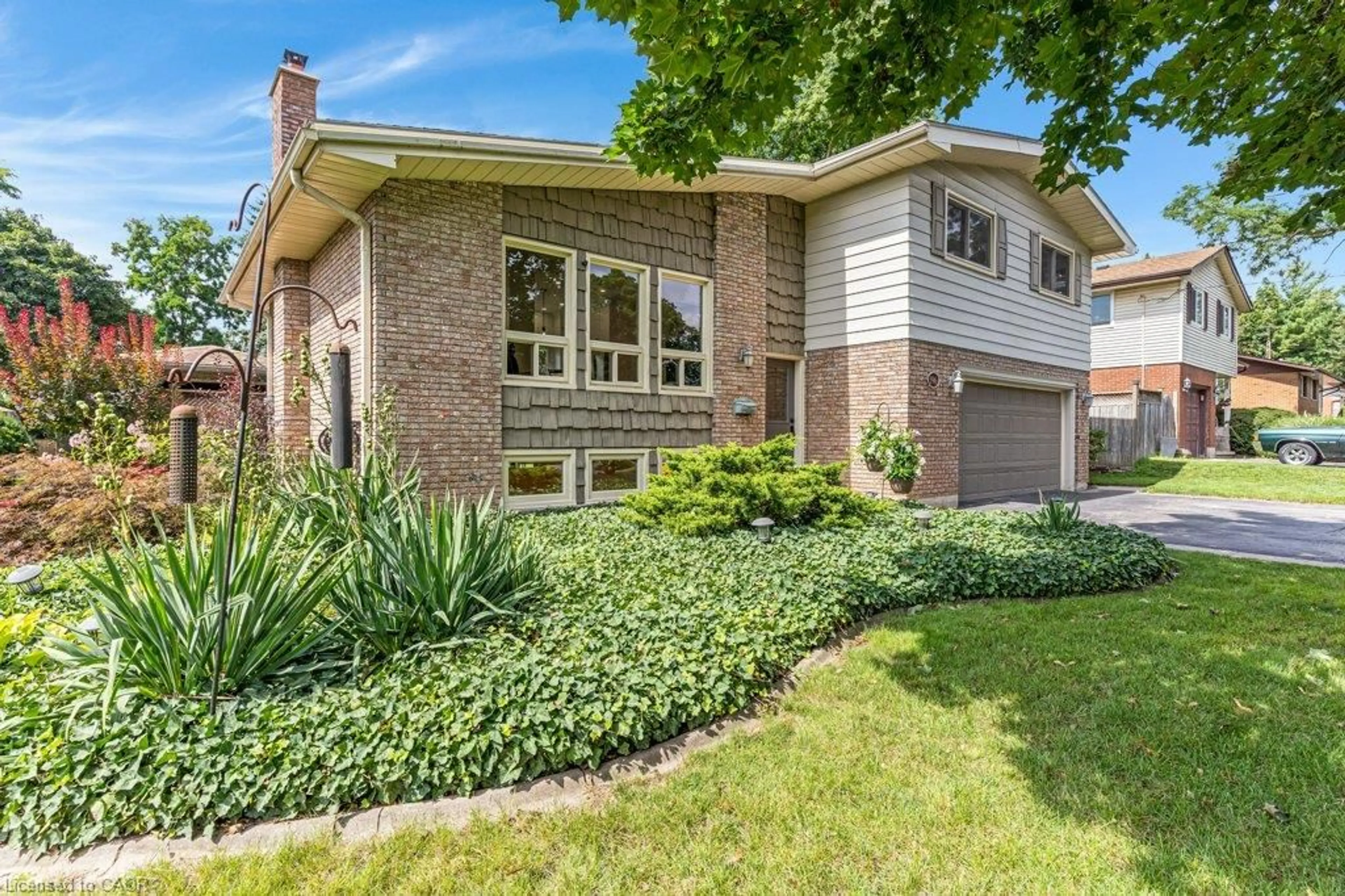 Home with brick exterior material, street for 196 Abraham St, Cambridge Ontario N3H 1H5