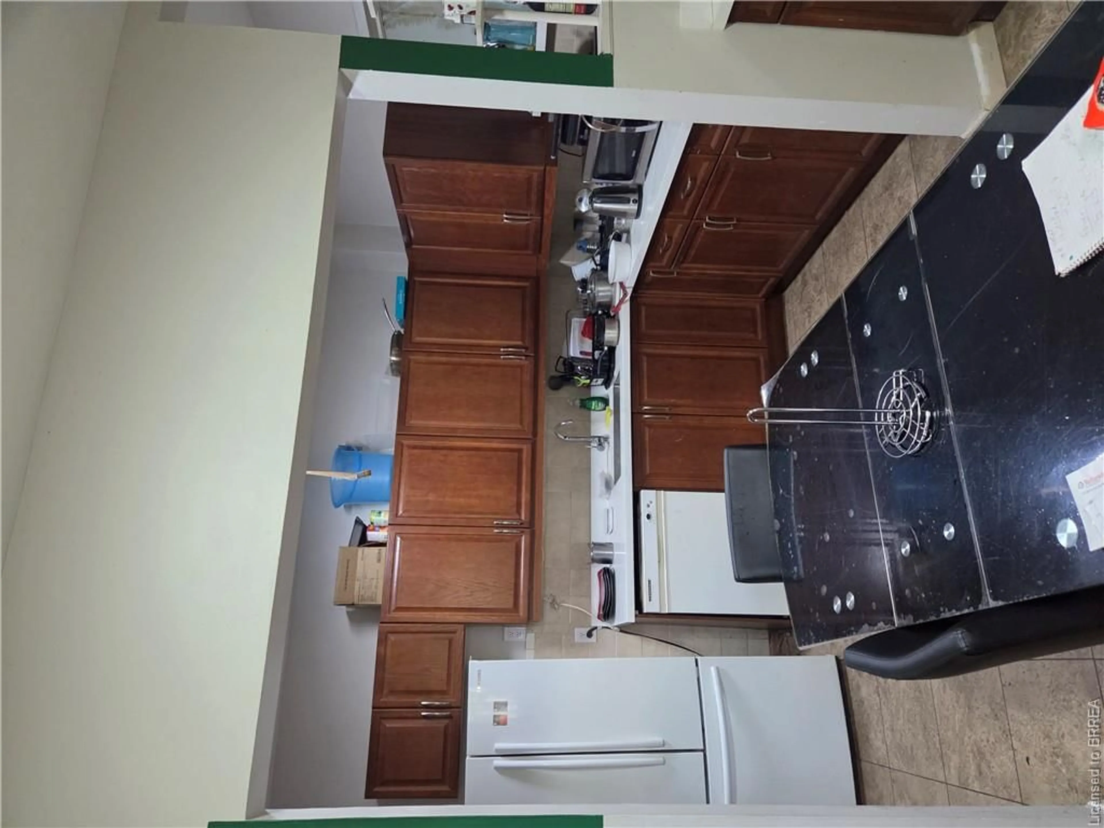 Standard kitchen, unknown for 14 Arthur Ave, Hamilton Ontario L8M 2H4