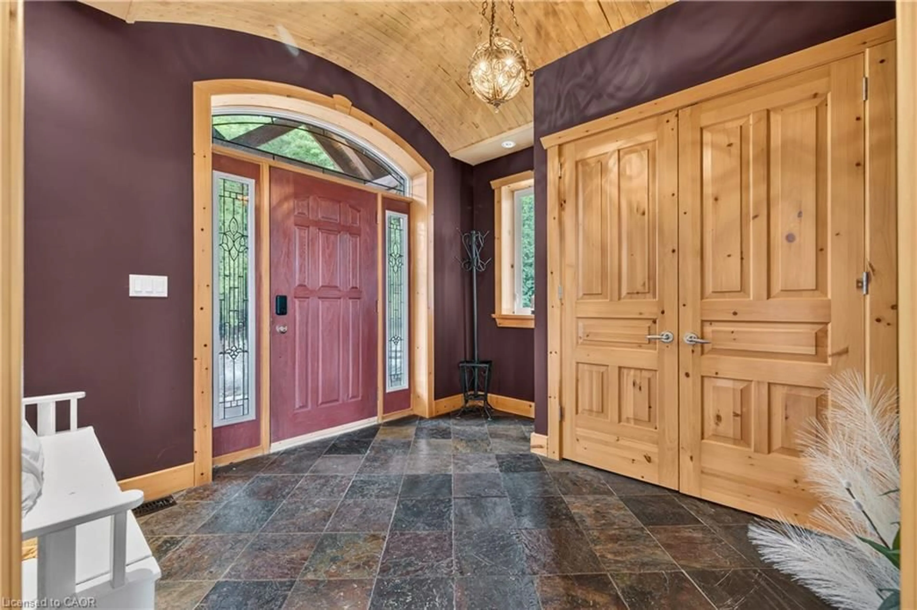Indoor entryway for 7392 Wellington Road 11, Moorefield Ontario N0G 2K0