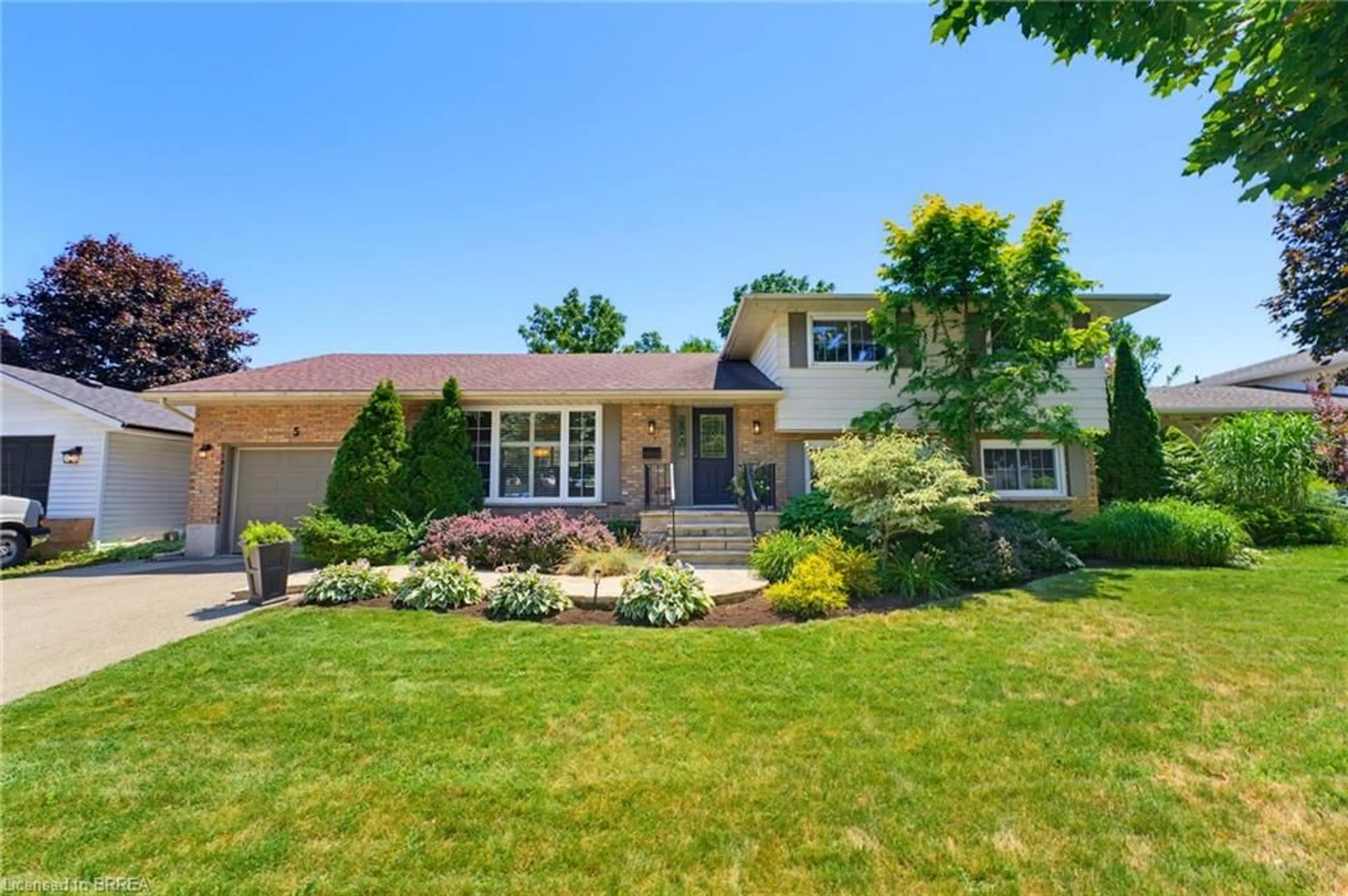 Unknown for 5 Marigold St, Brantford Ontario N3R 5W7
