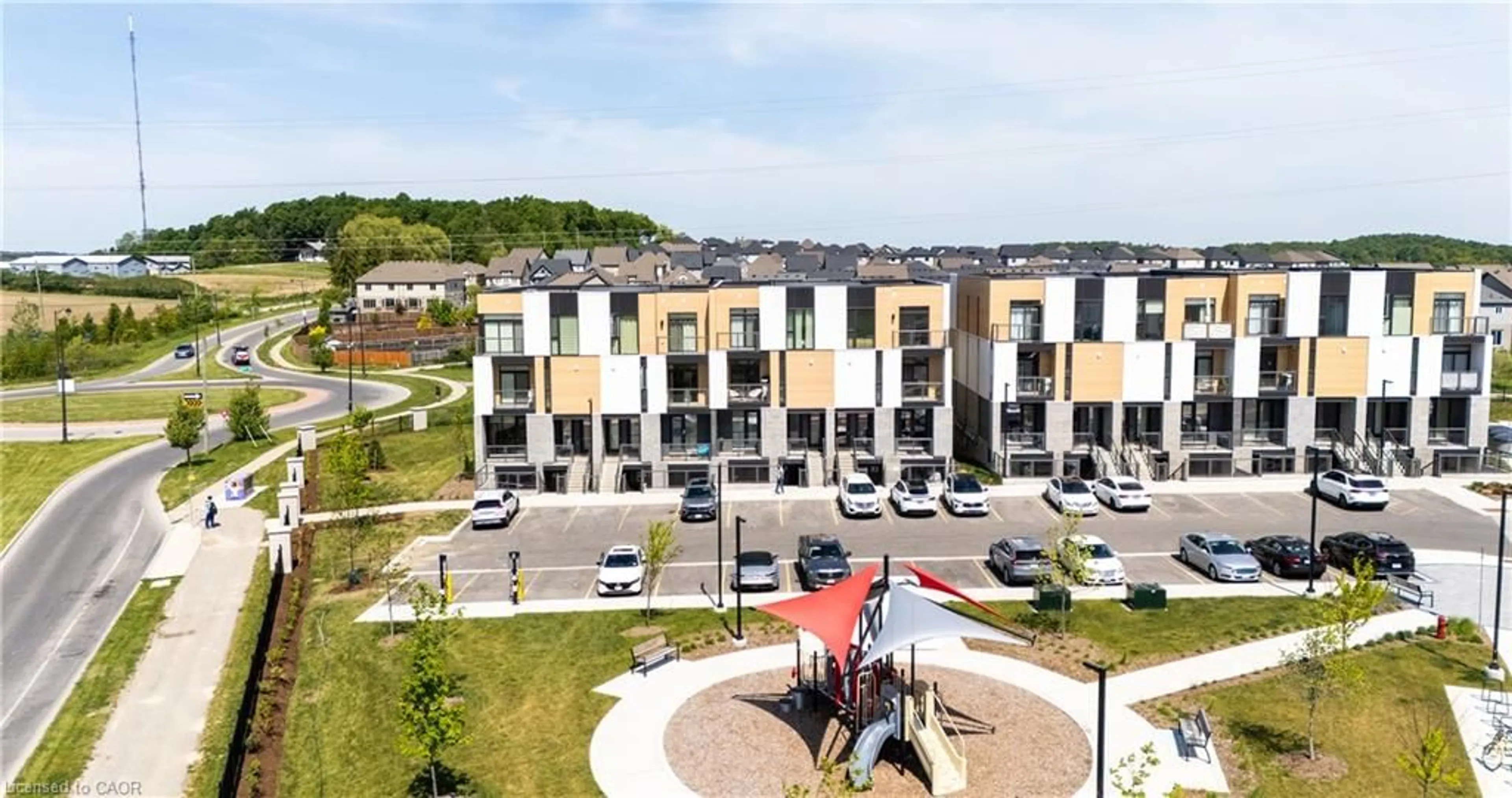 A pic from outside/outdoor area/front of a property/back of a property/a pic from drone, unknown for 142 Foamflower Pl #33, Waterloo Ontario N2V 0G9