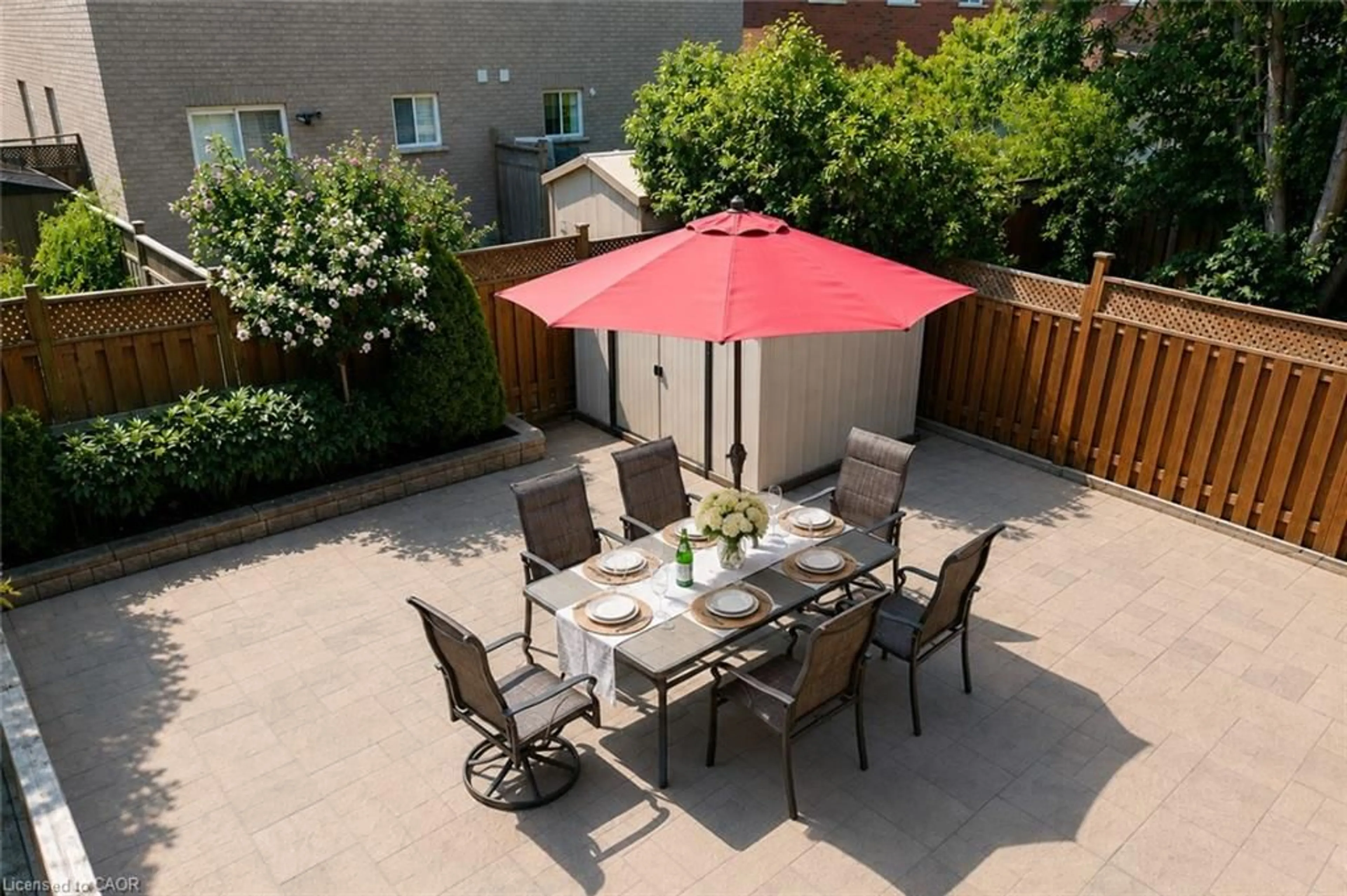 Patio, street for 92 Blackthorn Dr, Maple Ontario L6A 3N5