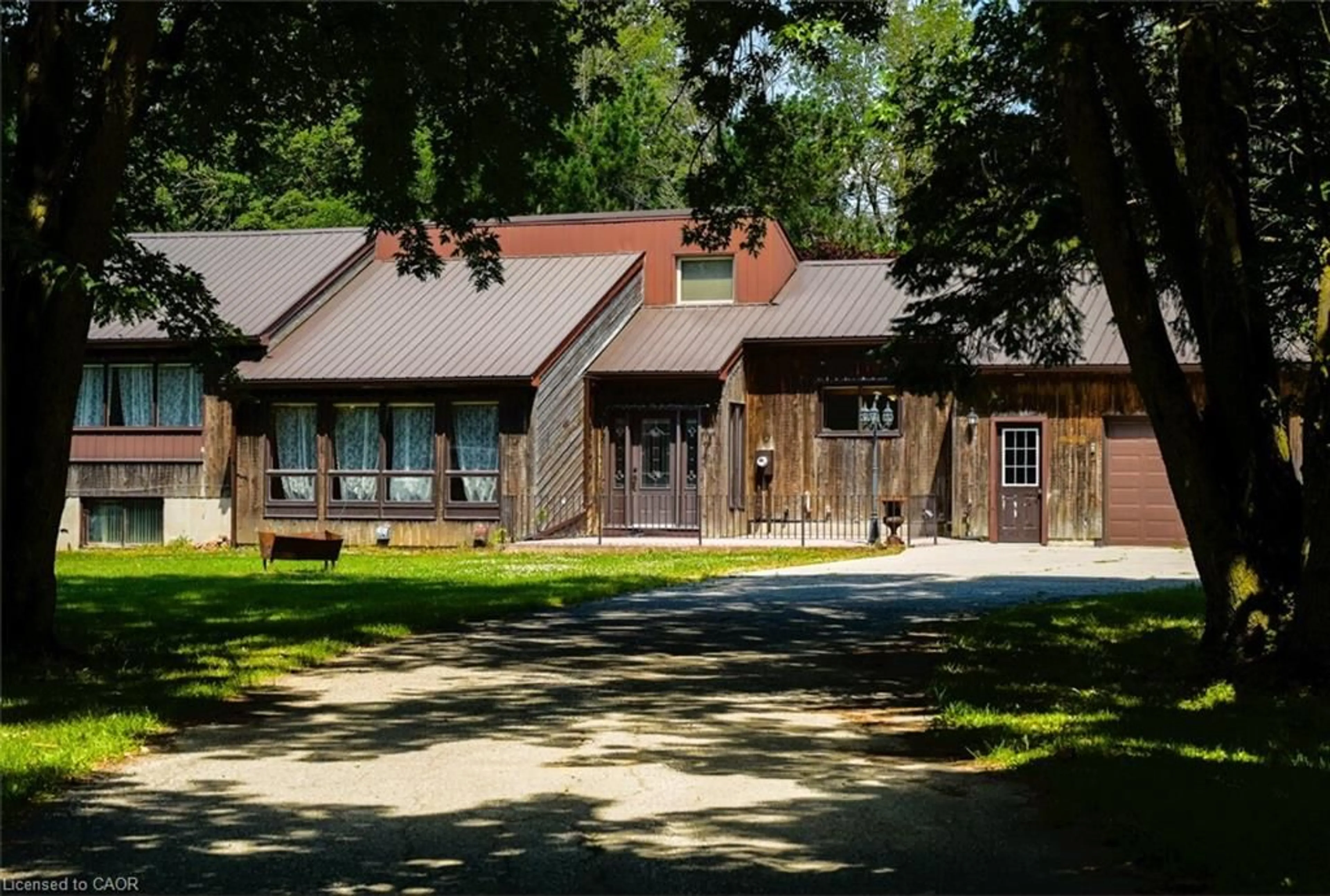 Home with brick exterior material, unknown for 1045 Tremaine Ave, Listowel Ontario N4W 3G9