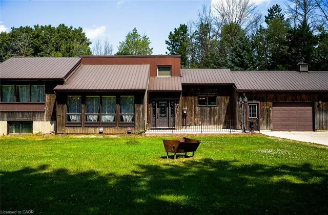 1045 Tremaine Ave, Listowel 5