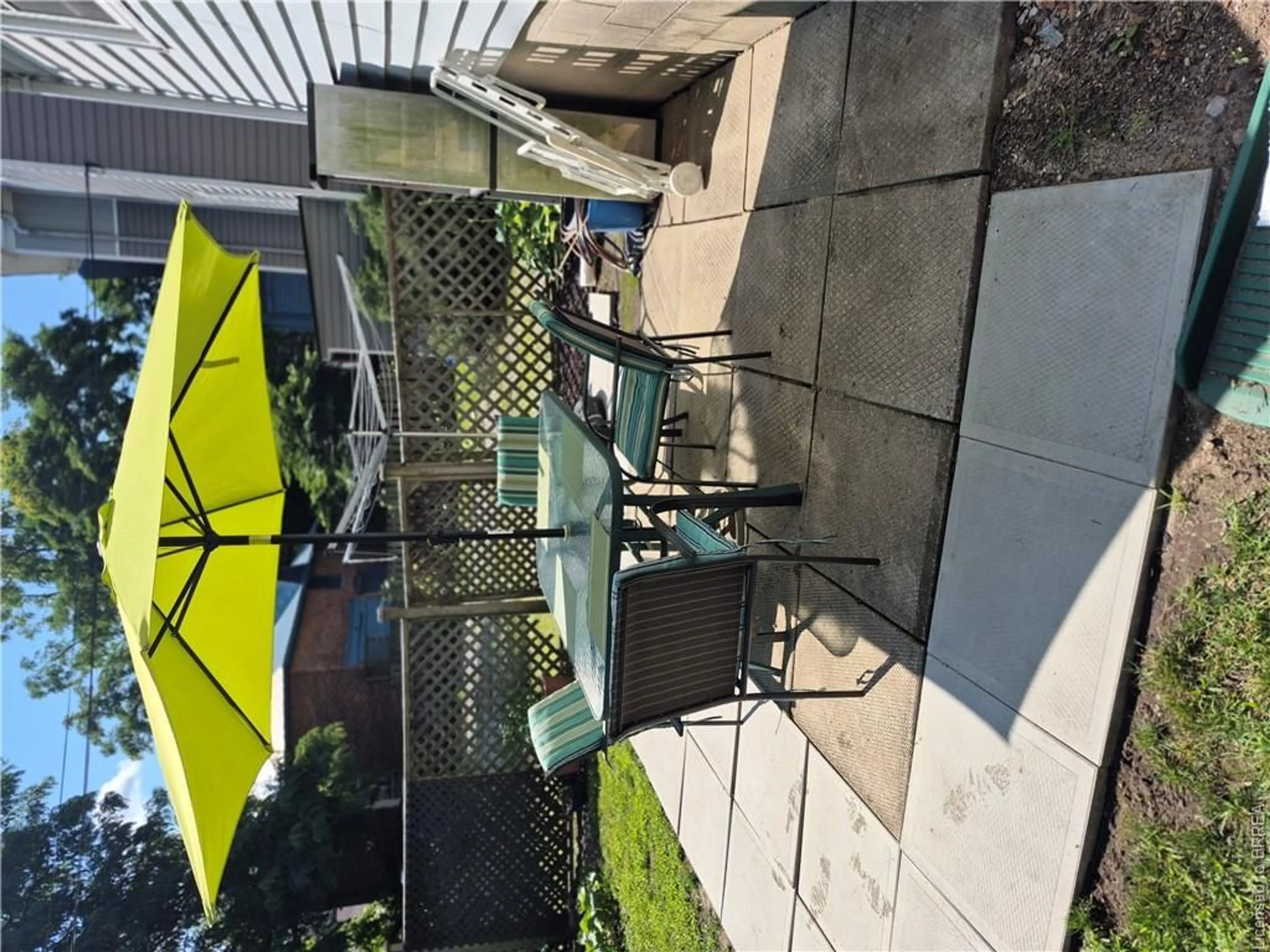 Patio, street for 97 Colborne St, Simcoe Ontario N3Y 4H4
