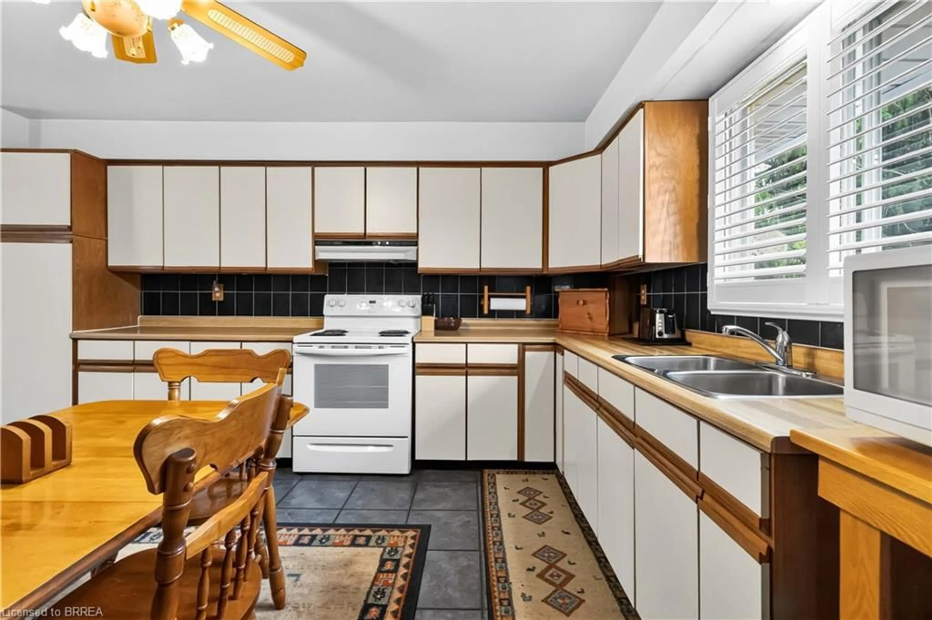 Standard kitchen, ceramic/tile floor for 8 Avondale Cres, Brantford Ontario N3S 4L5