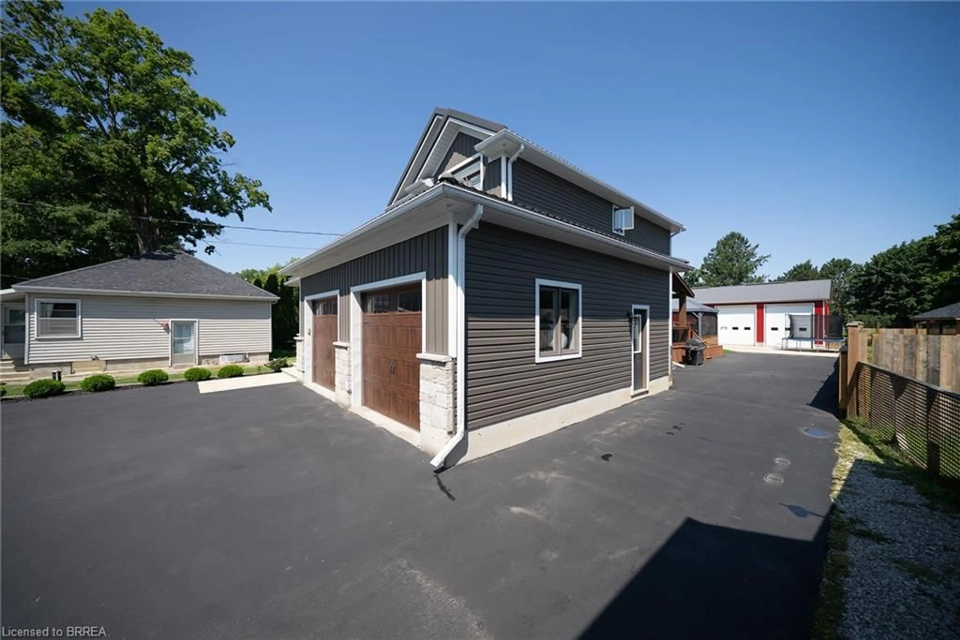 Indoor garage for 166 King St, Burford Ontario N0E 1A0