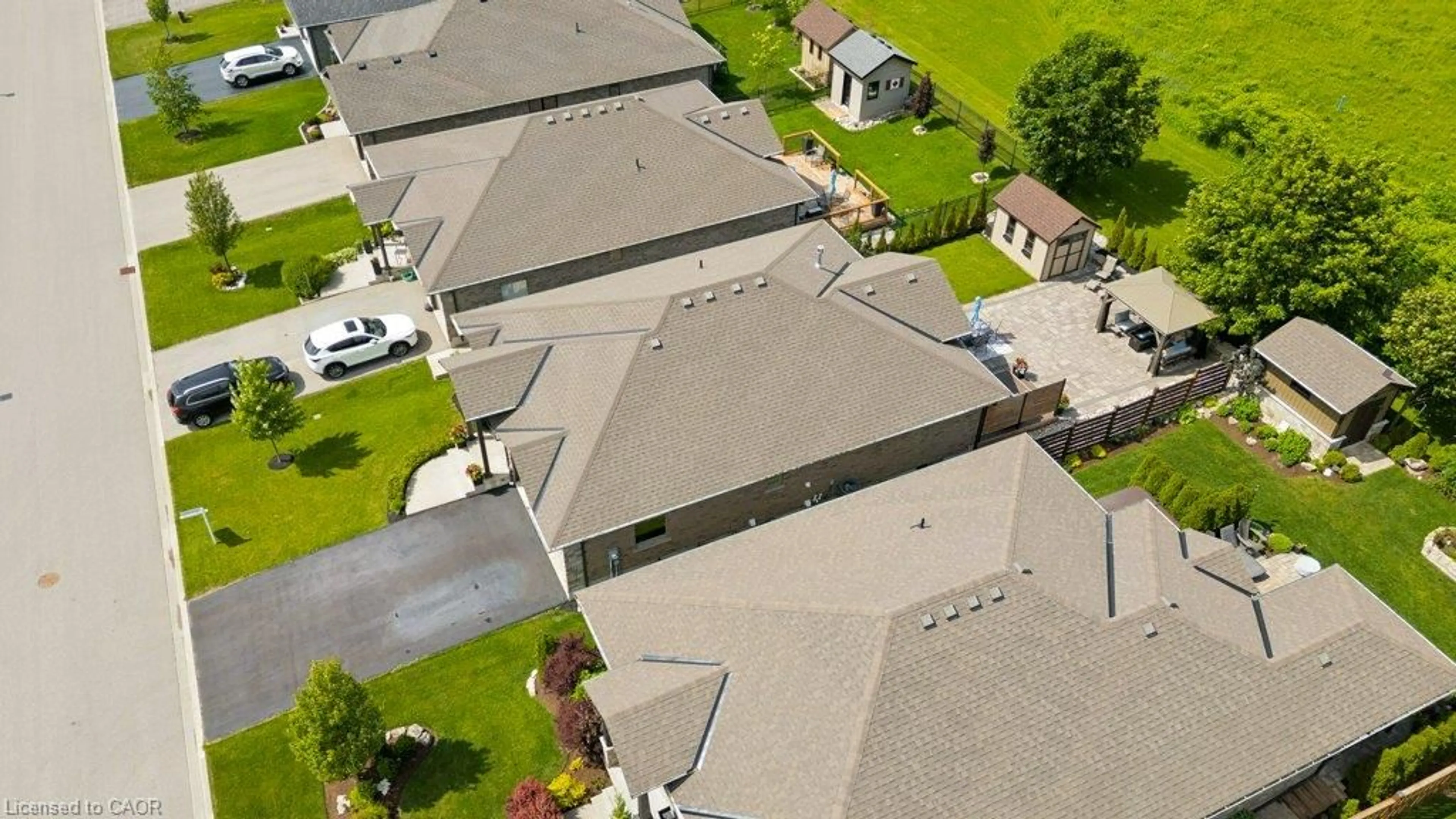 A pic from outside/outdoor area/front of a property/back of a property/a pic from drone, street for 30 Duncan Crt, Fergus Ontario N1M 0E9