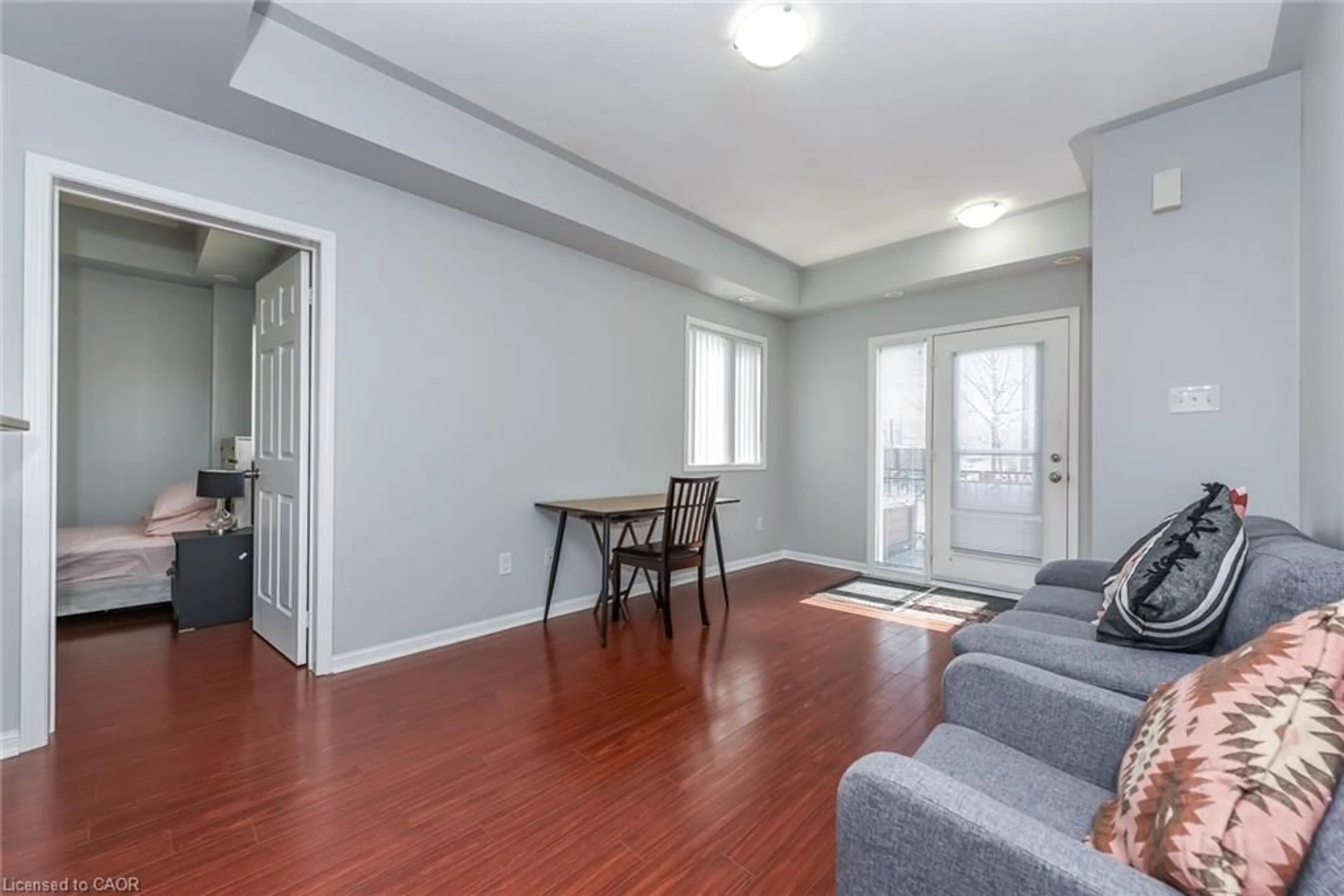 Living room with furniture, unknown for 2891 Rio Crt #84, Mississauga Ontario L5M 0S3