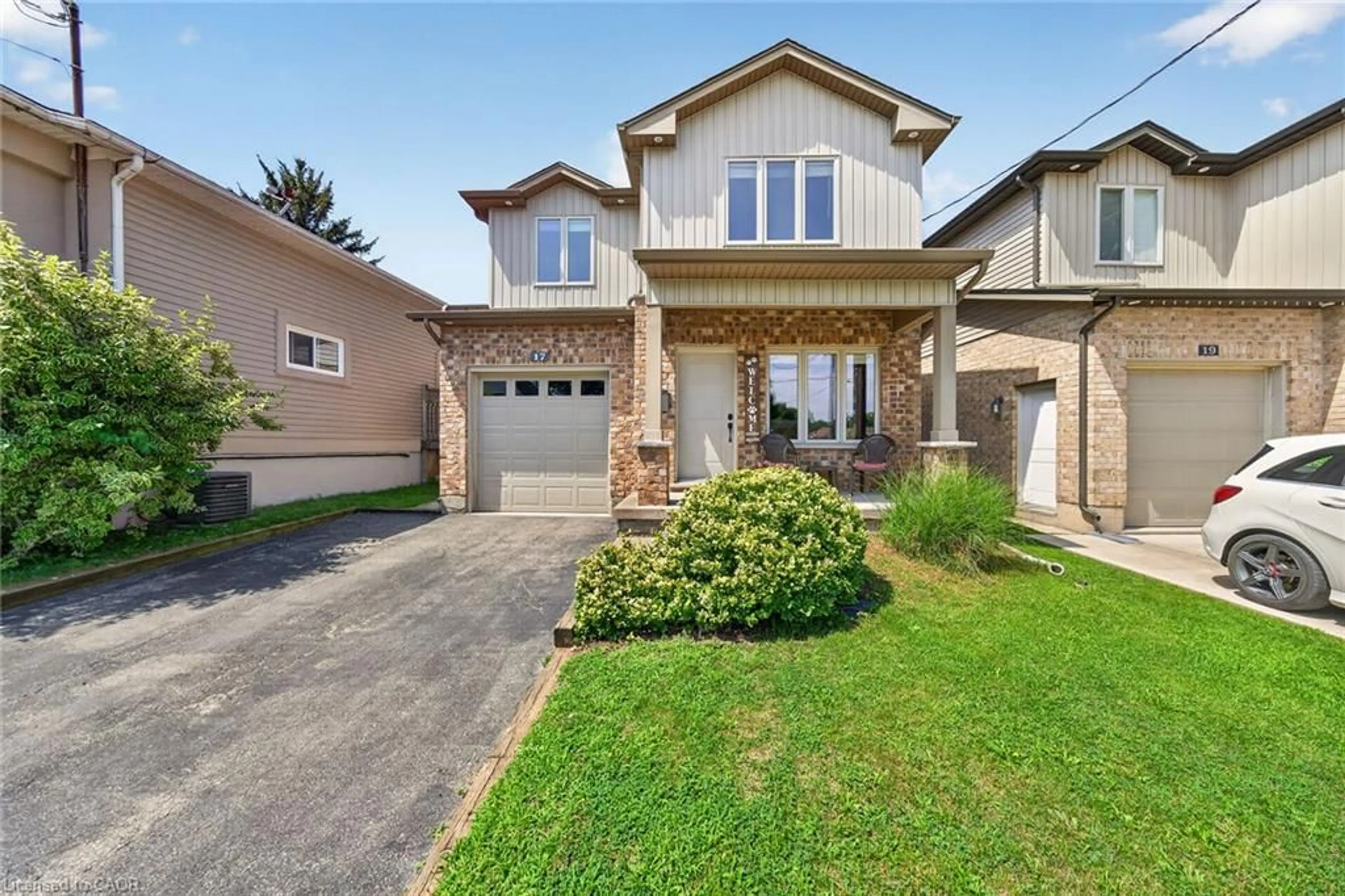 Home with brick exterior material, street for 17 Grantham Ave, St. Catharines Ontario L2P 3B3