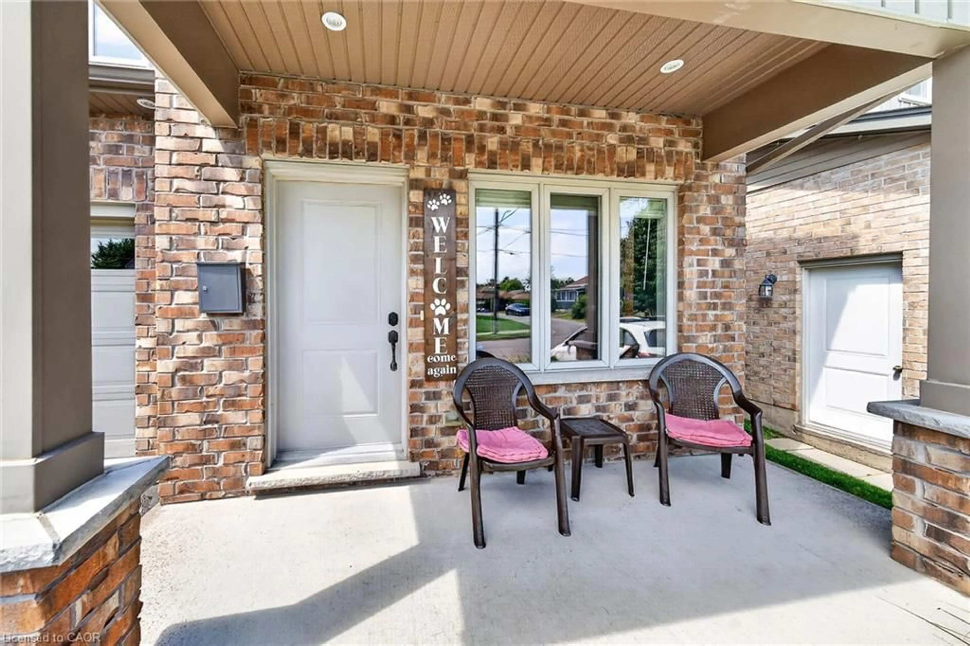 Patio, street for 17 Grantham Ave, St. Catharines Ontario L2P 3B3