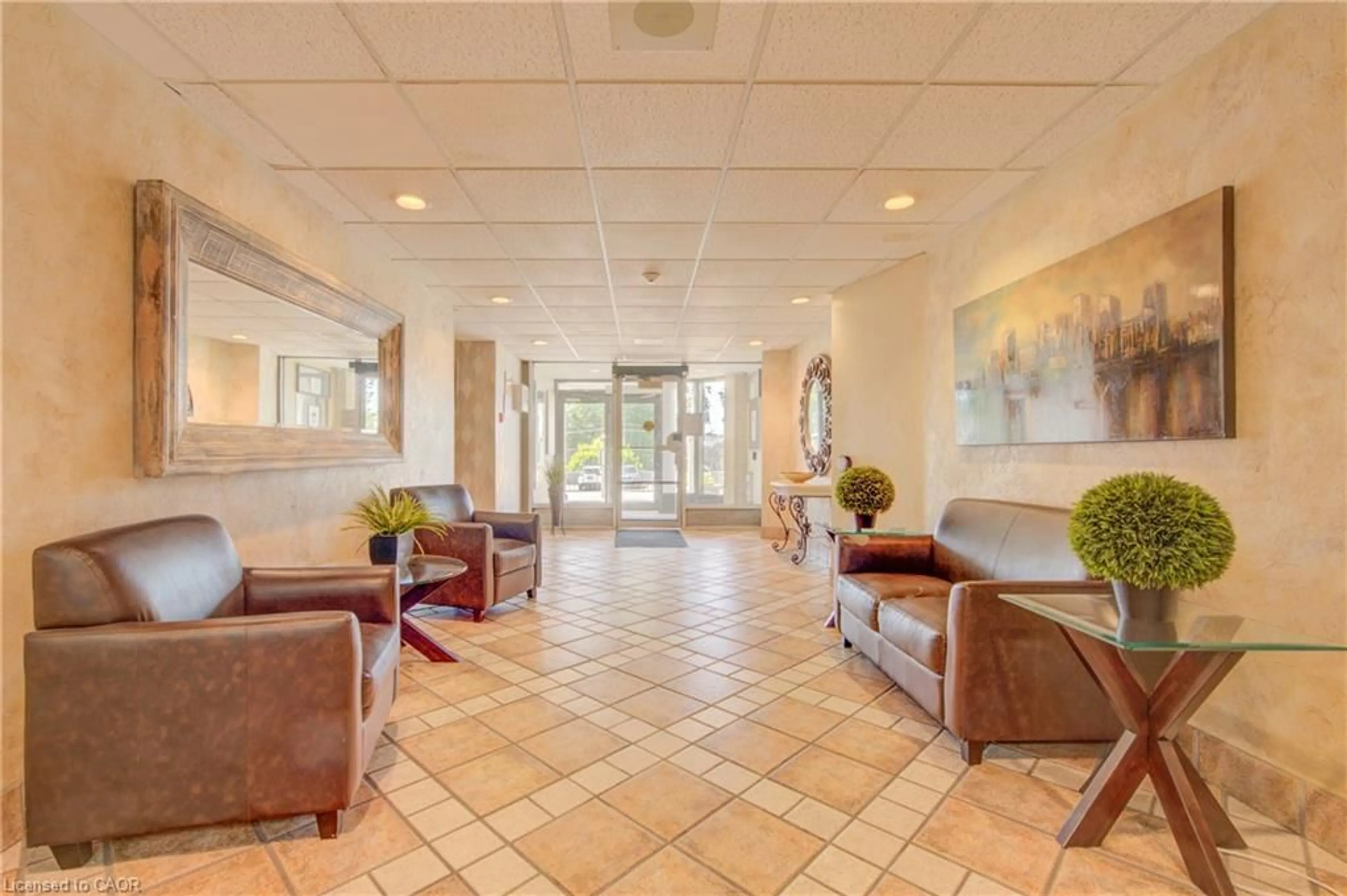 Lobby for 55 Green Valley Dr #608, Kitchener Ontario N2P 1Z6