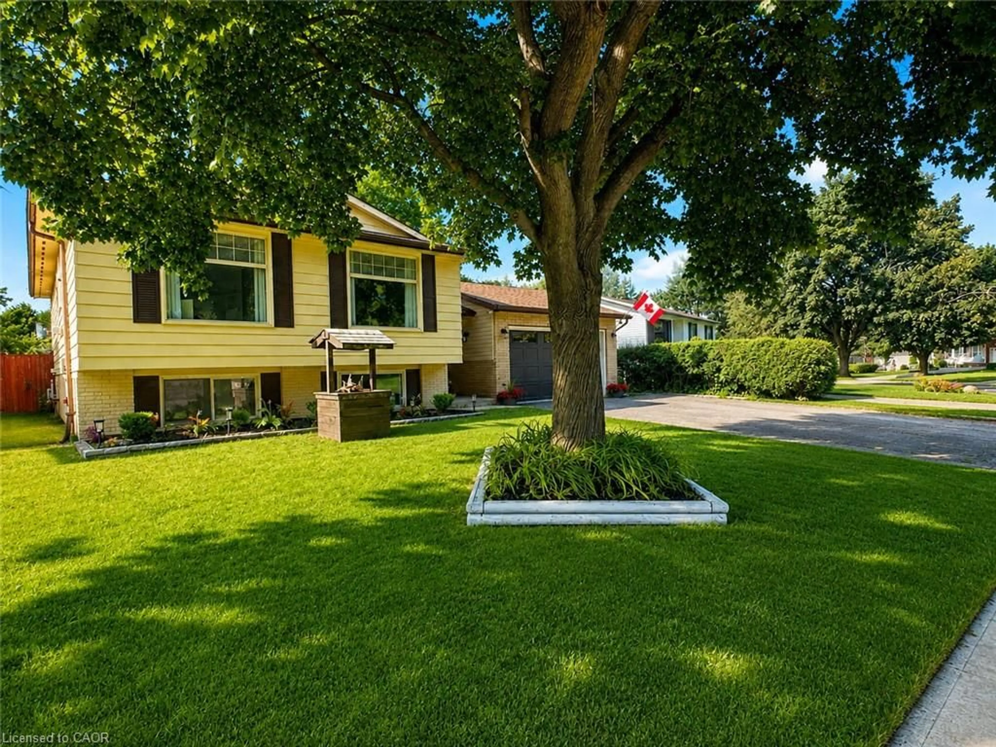 A pic from outside/outdoor area/front of a property/back of a property/a pic from drone, street for 84 Elgar Ave, Hamilton Ontario L9C 4E5