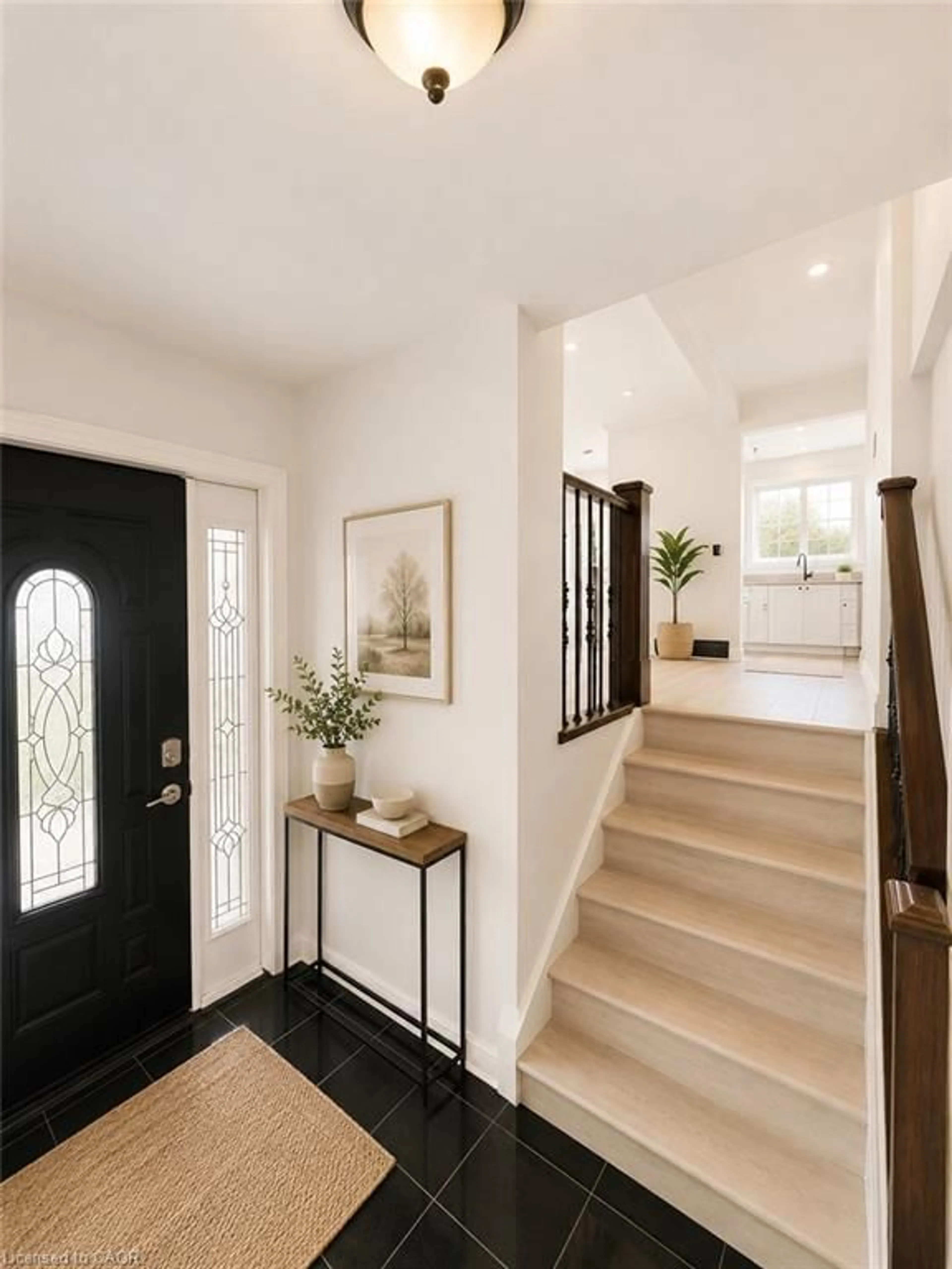 Indoor entryway for 84 Elgar Ave, Hamilton Ontario L9C 4E5