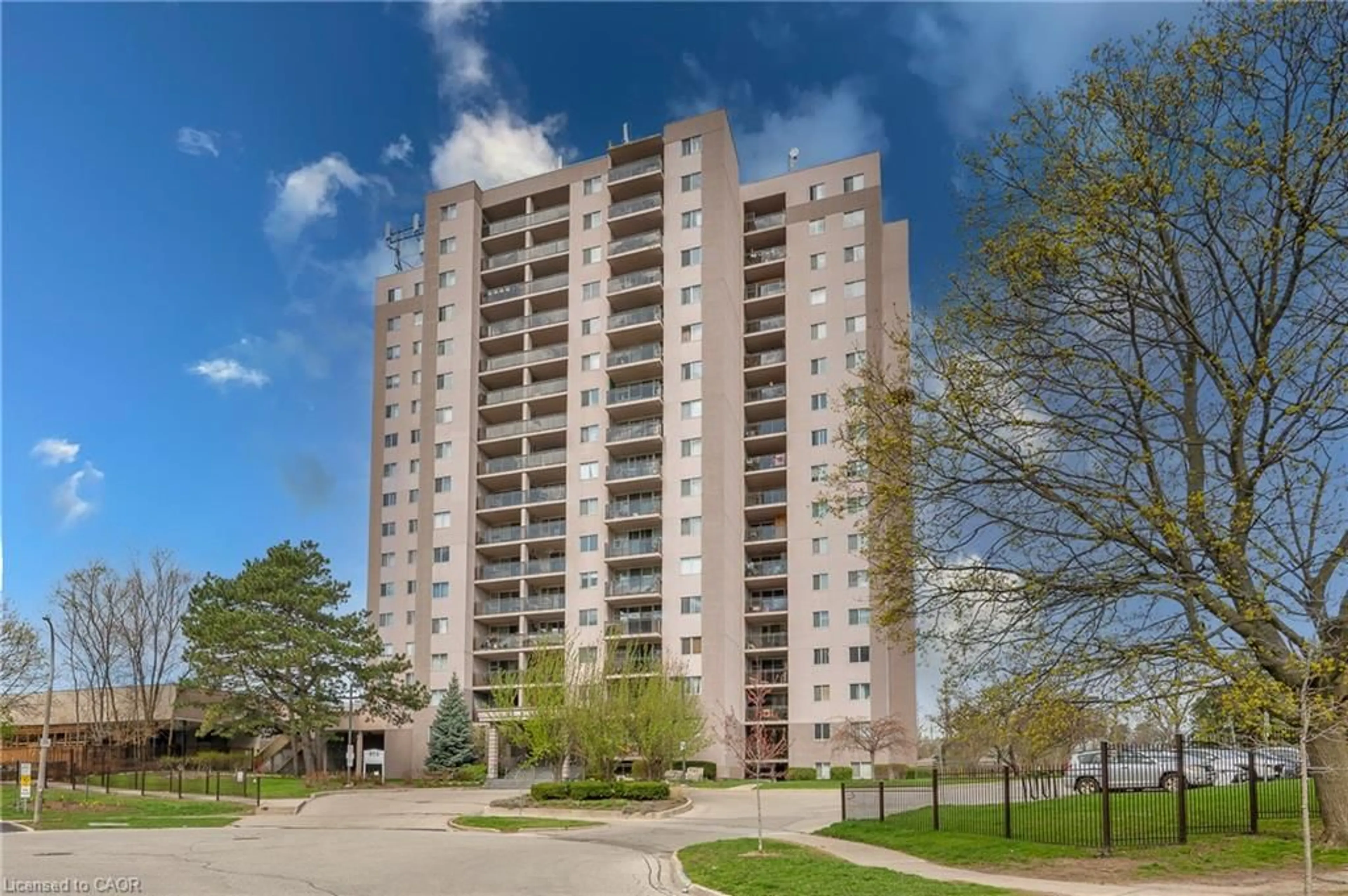 Unknown for 975 Warwick Crt #310, Burlington Ontario L7T 3Z7