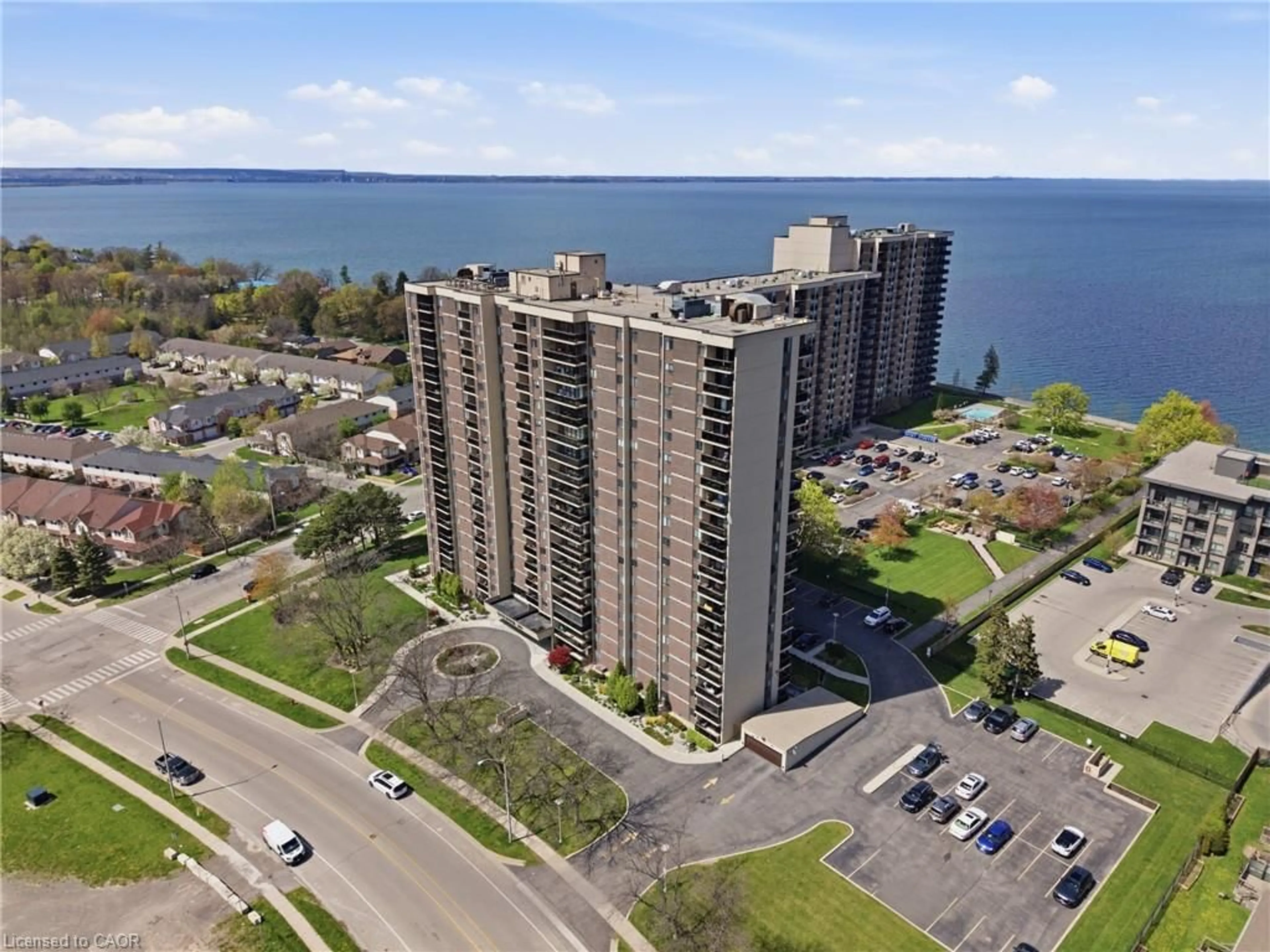 A pic from outside/outdoor area/front of a property/back of a property/a pic from drone, water/lake/river/ocean view for 301 Frances Ave #507, Stoney Creek Ontario L8E 3W6