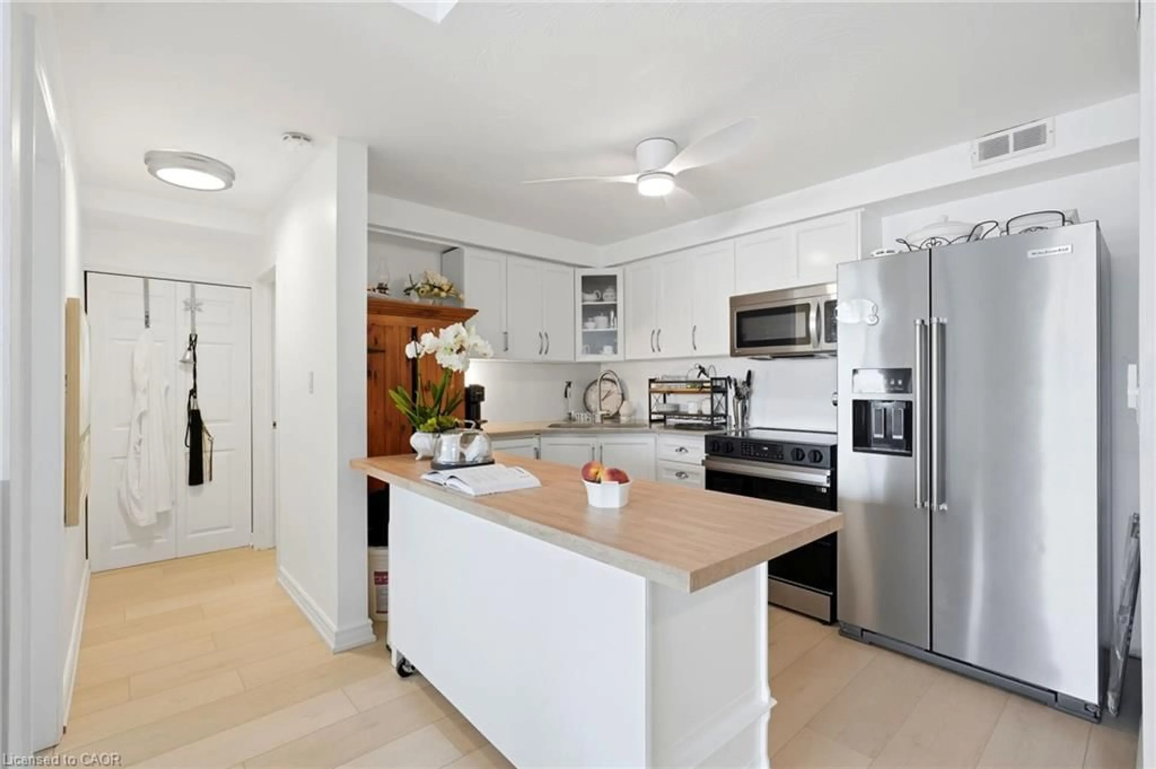 Open concept kitchen, ceramic/tile floor for 8 Woodman Dr #708, Hamilton Ontario L8K 4C9