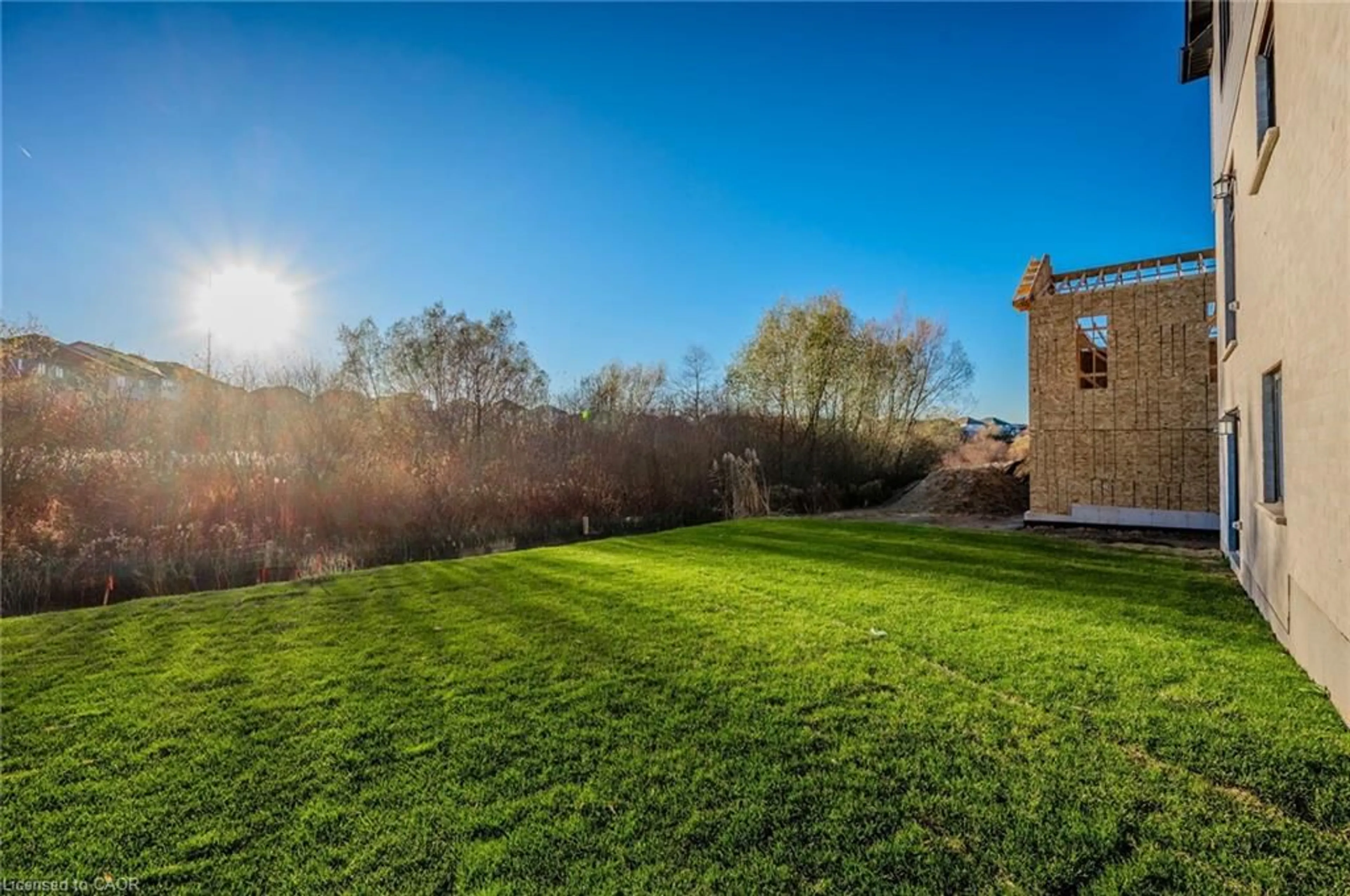 A pic from outside/outdoor area/front of a property/back of a property/a pic from drone, water/lake/river/ocean view for 259 Ladyslipper Dr, Waterloo Ontario N2V 0C3