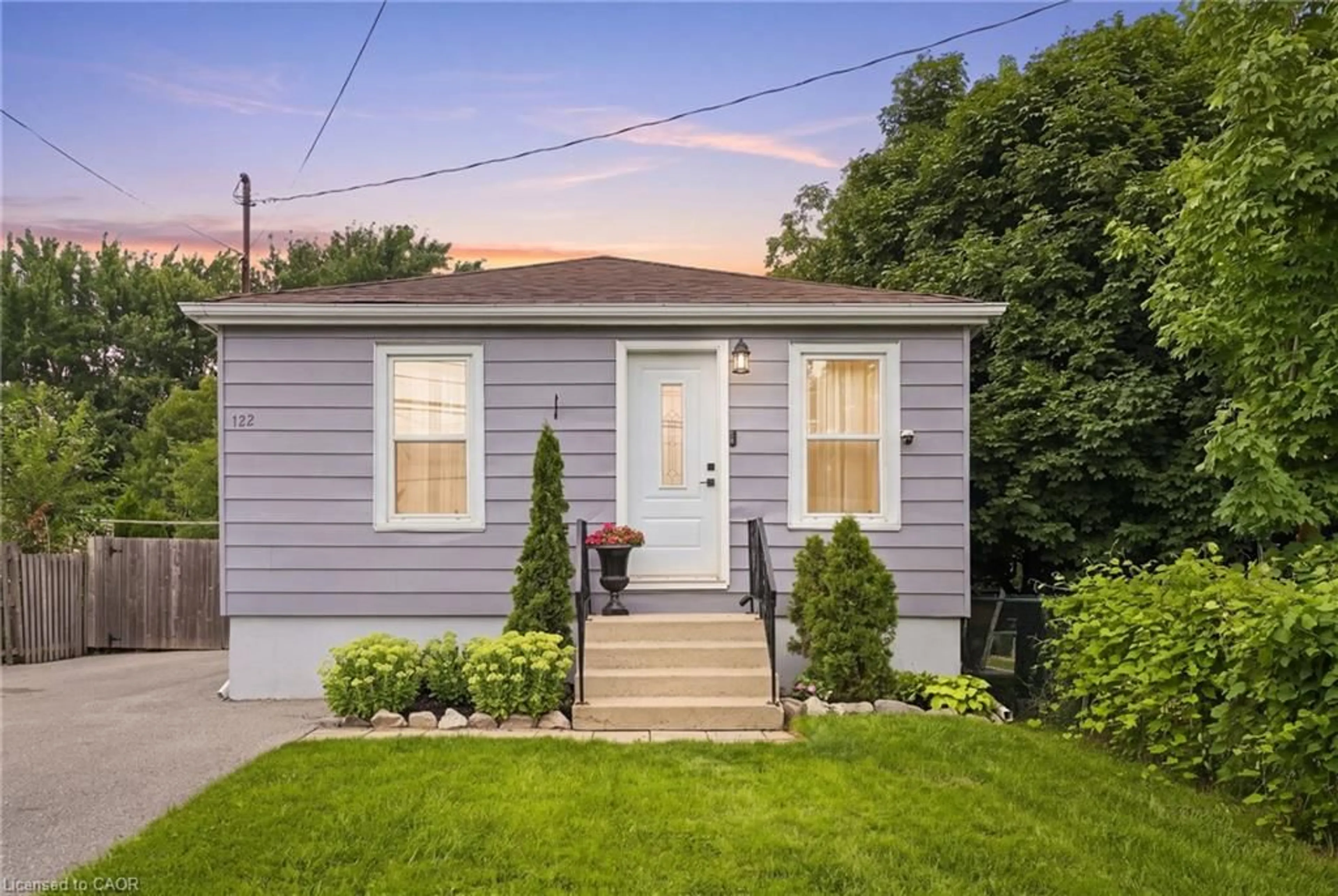 Home with vinyl exterior material, street for 122 Limeridge Rd, Hamilton Ontario L9C 2V2