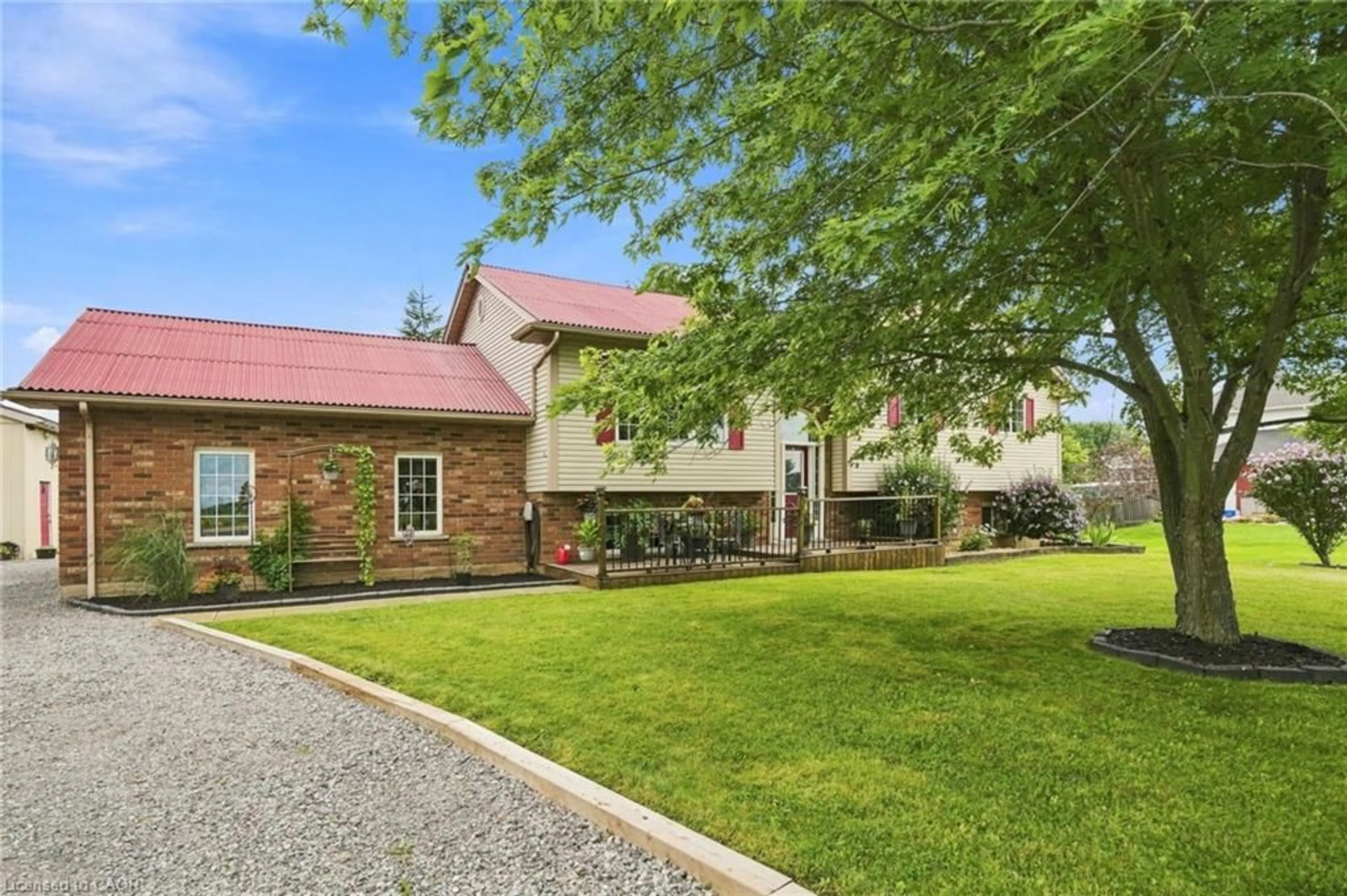 Home with brick exterior material, street for 3557 Grimsby Rd, Grassie Ontario L0R 1M0