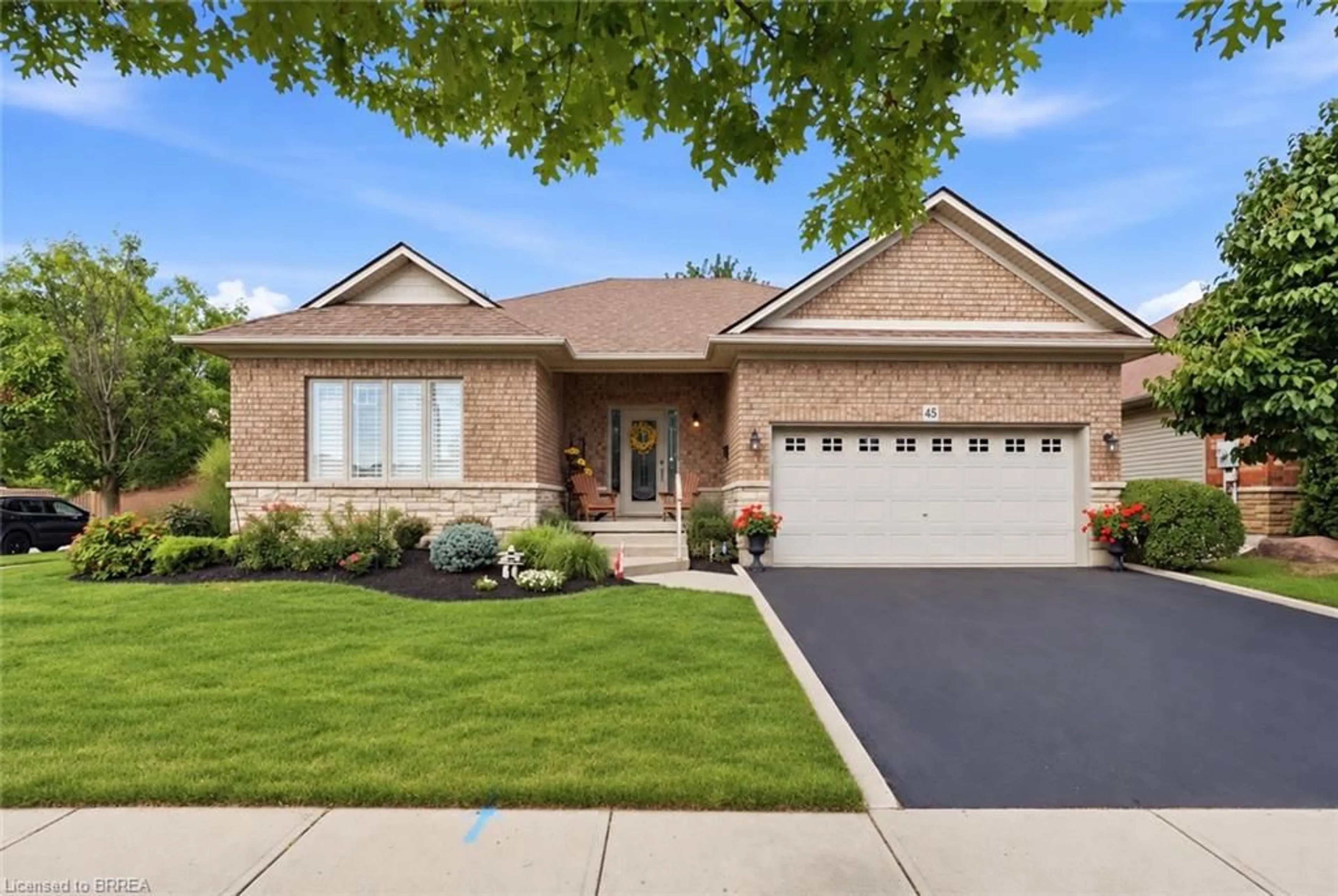 Home with brick exterior material, street for 45 Irongate Dr, Paris Ontario N3L 4G3