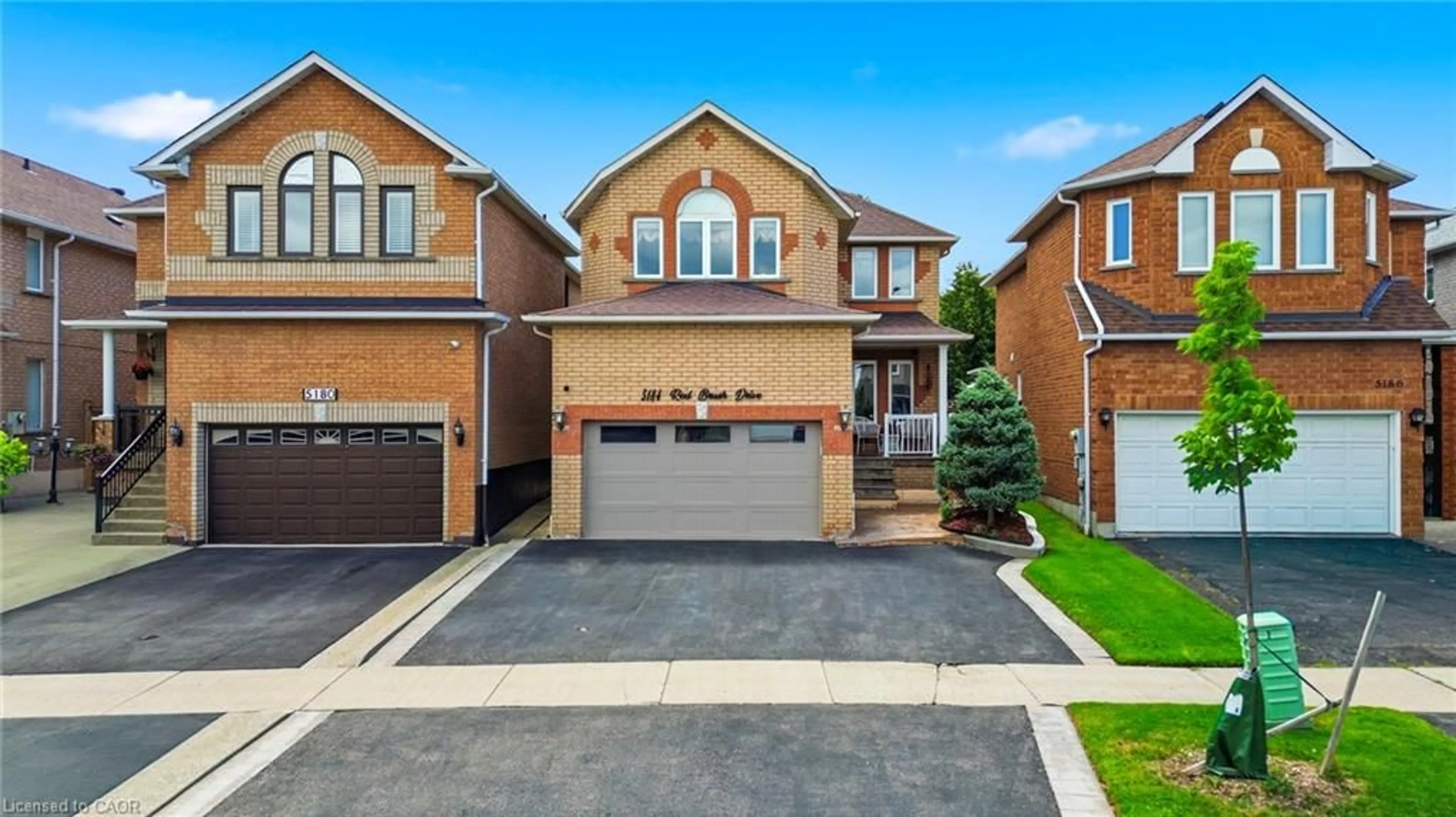Home with brick exterior material, street for 5184 Red Brush Dr, Mississauga Ontario L4Z 3Z8