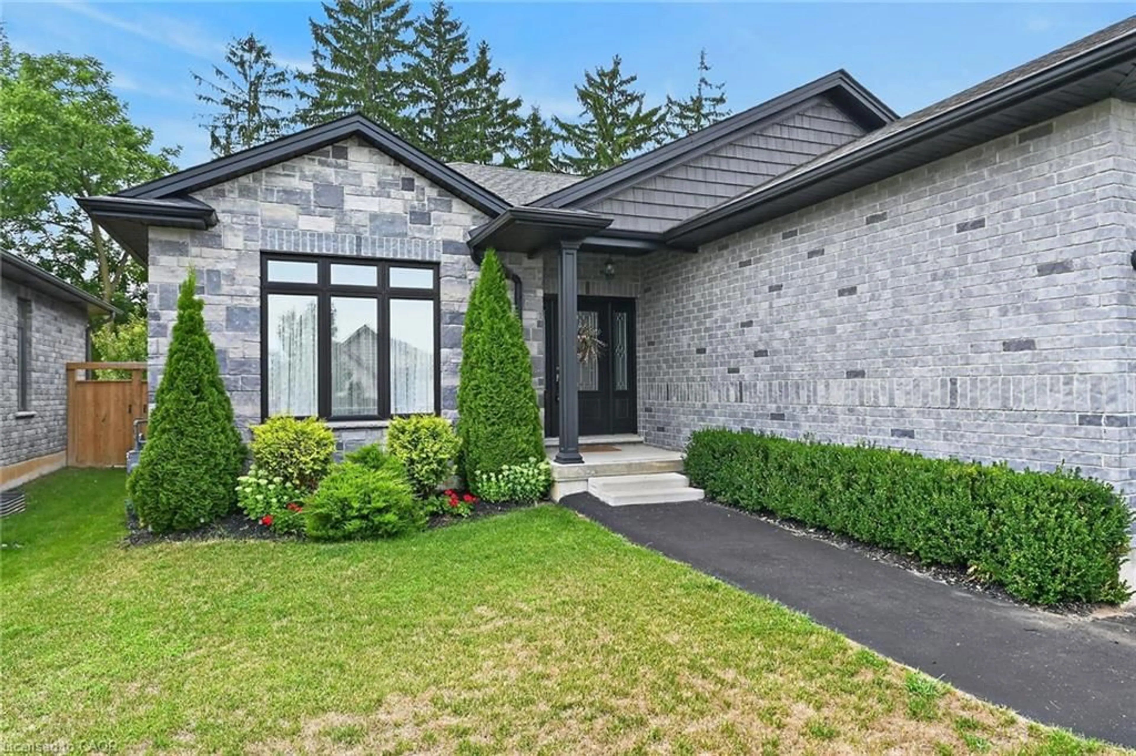 Home with brick exterior material, street for 26 Stonebridge Pl, Simcoe Ontario N3Y 0E6