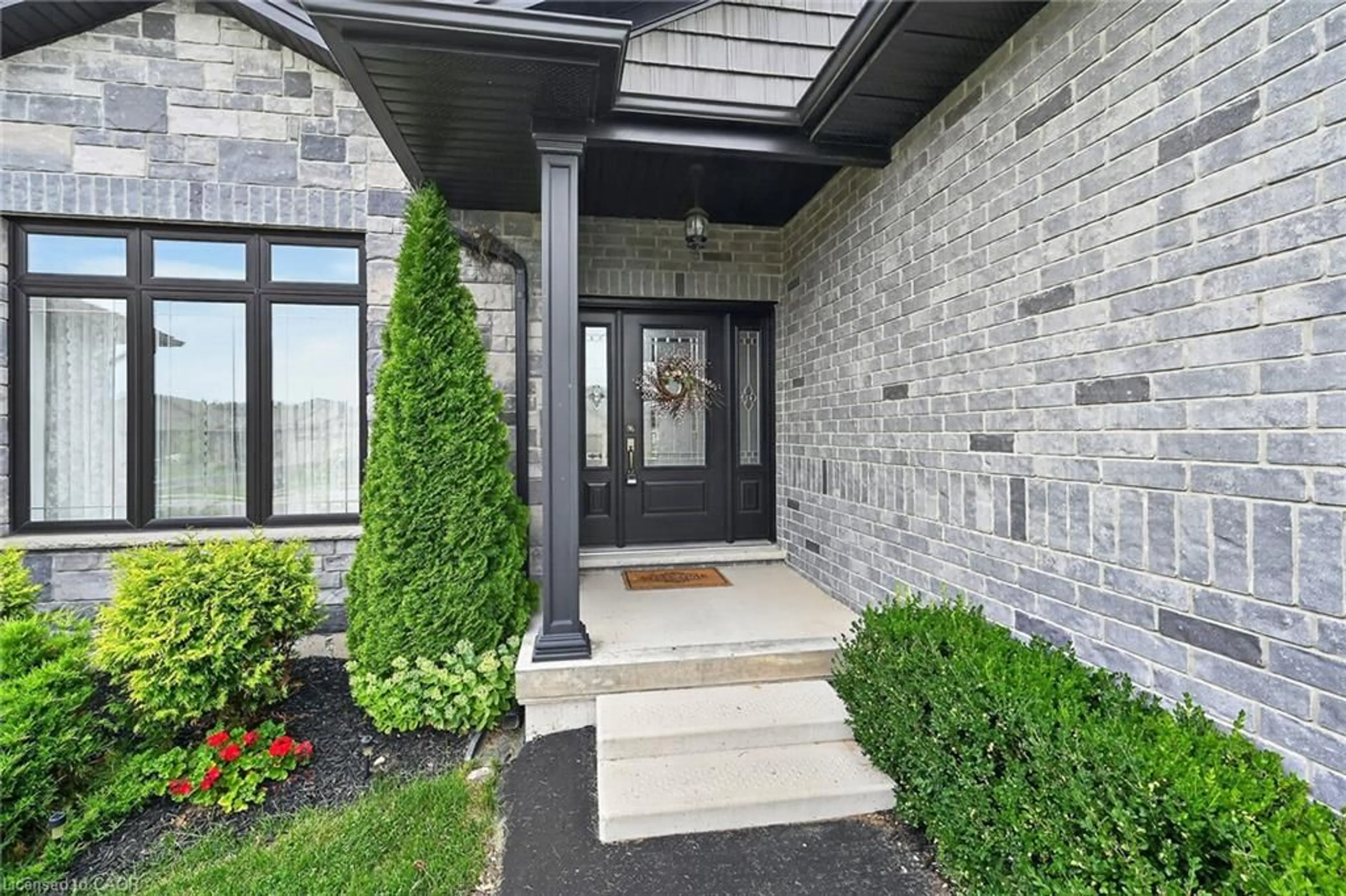 Indoor entryway for 26 Stonebridge Pl, Simcoe Ontario N3Y 0E6