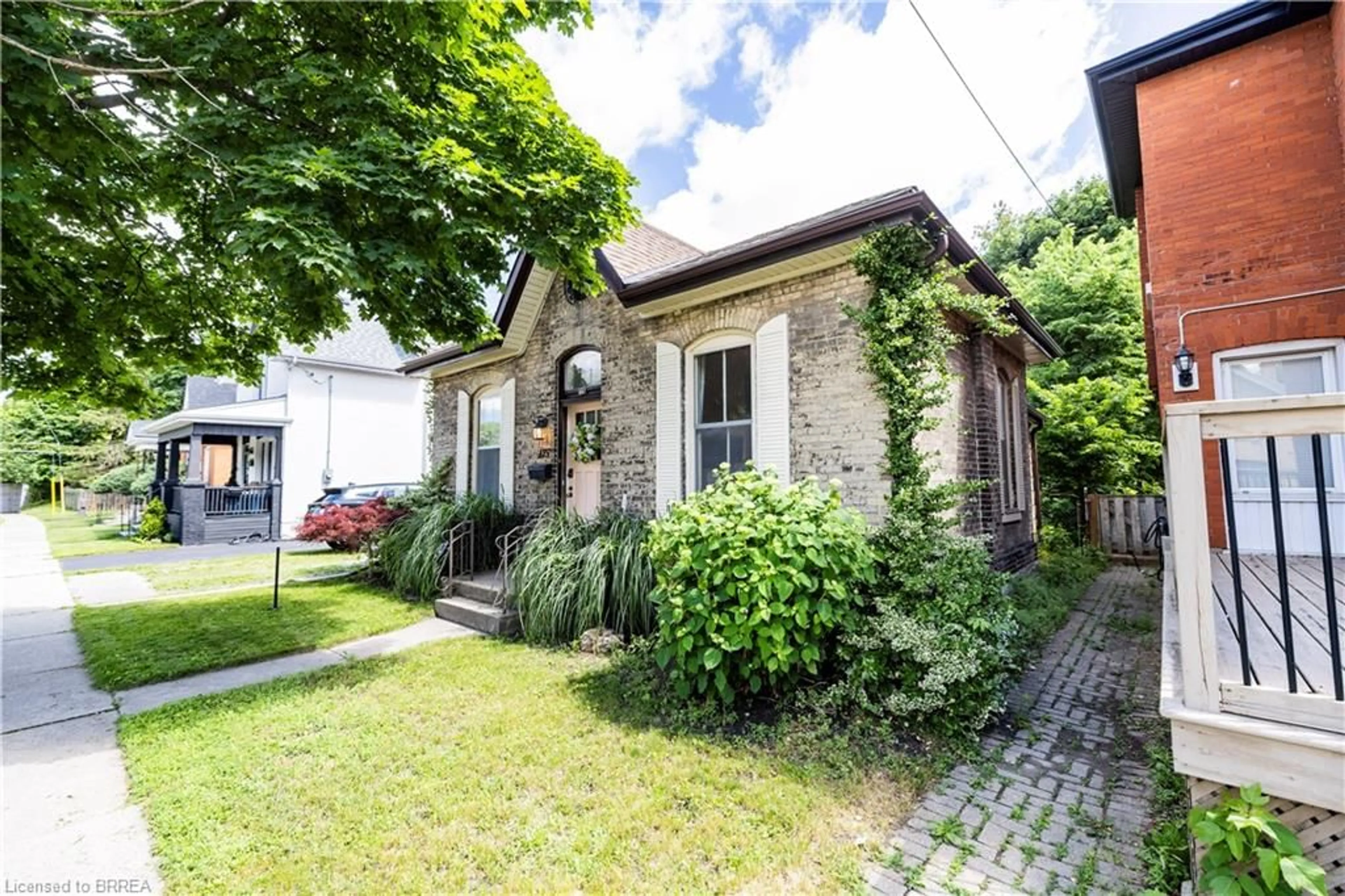 Home with brick exterior material, street for 175 Albion St, Brantford Ontario N3T 3N1