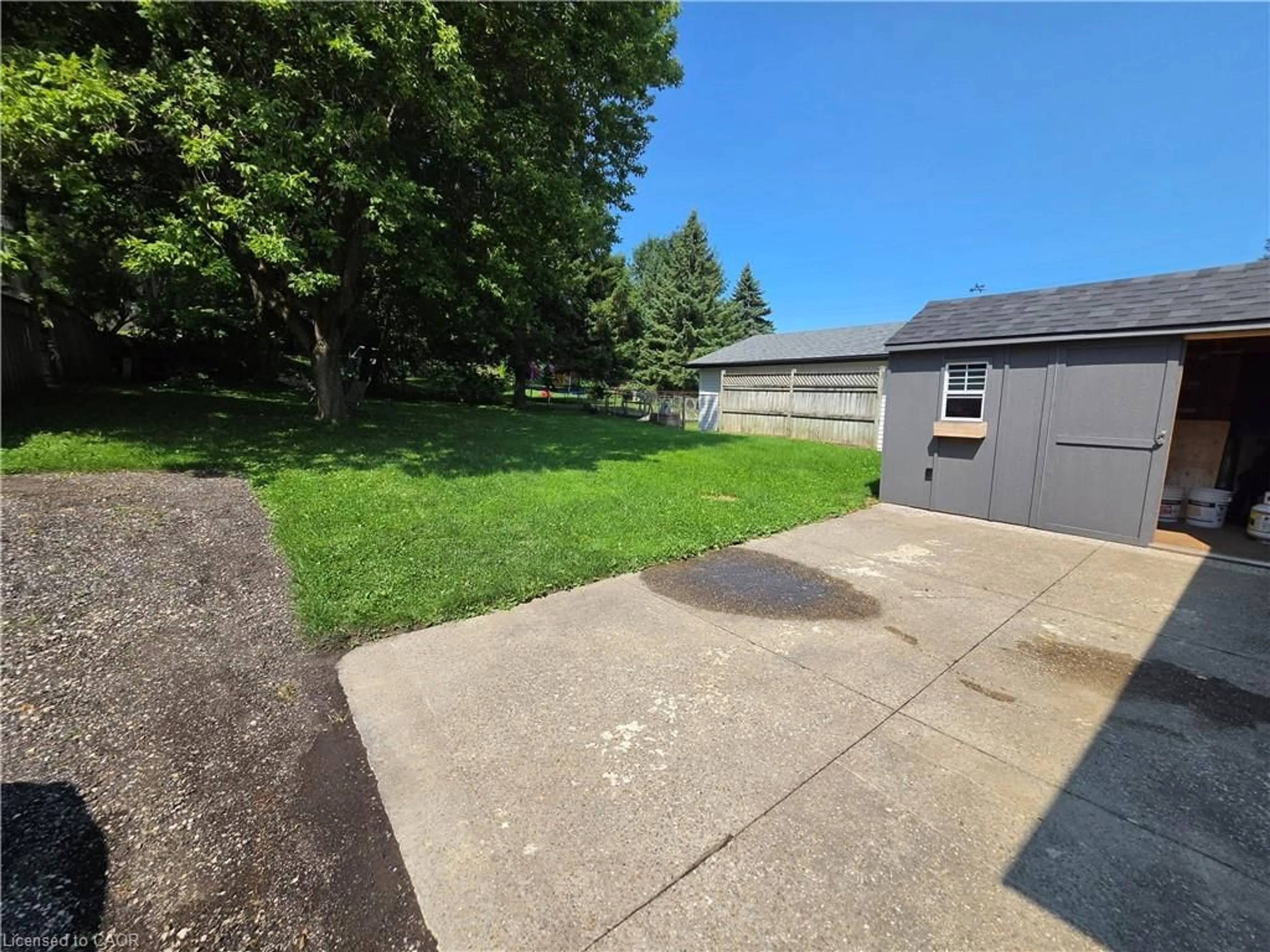 A pic from outside/outdoor area/front of a property/back of a property/a pic from drone, street for 304 Mill St, Woodstock Ontario N4S 2X5