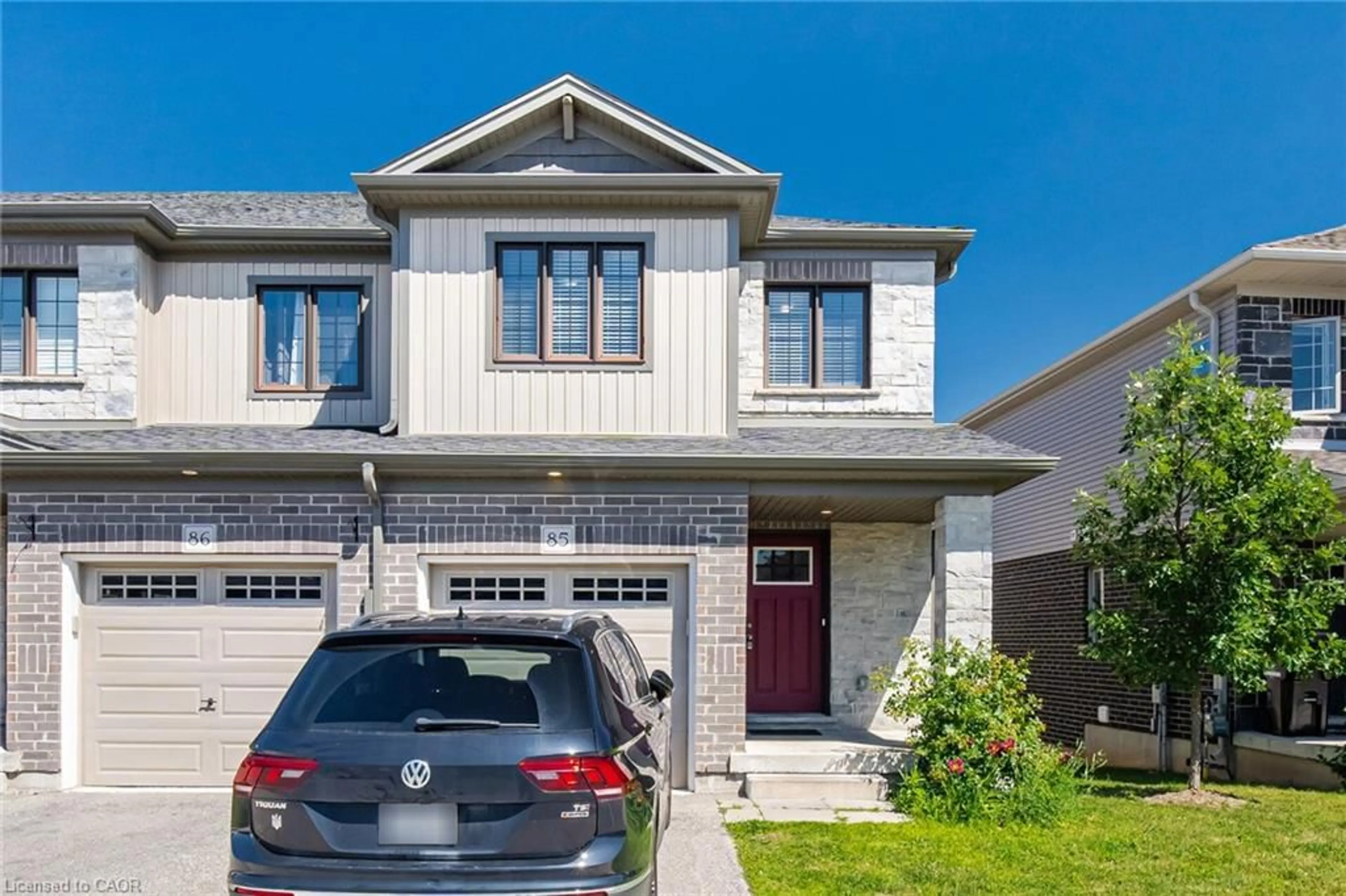 Home with vinyl exterior material, street for 135 Hardcastle Dr #85, Cambridge Ontario N1S 0B6