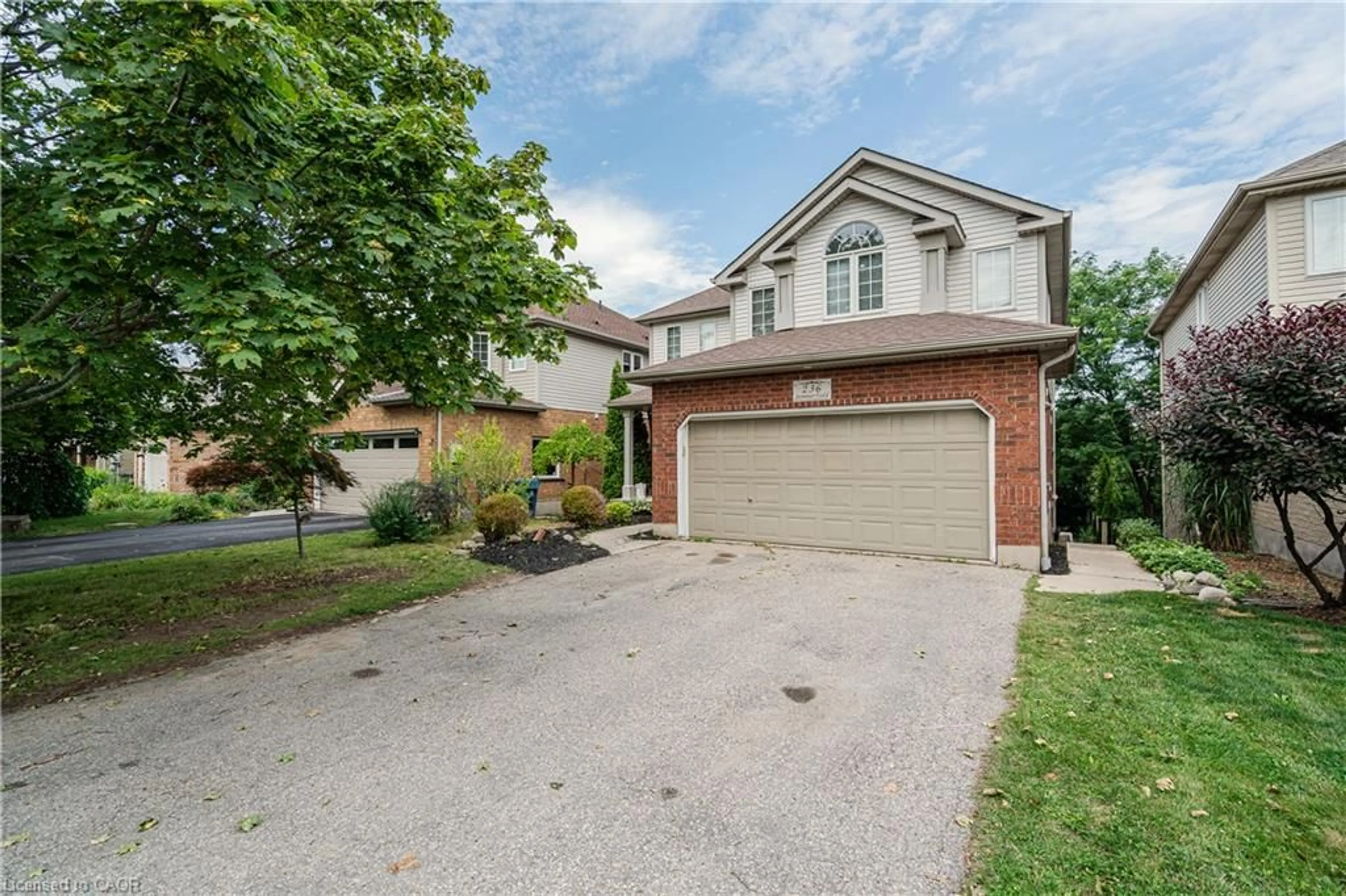 A pic from outside/outdoor area/front of a property/back of a property/a pic from drone, street for 236 Summerfield Dr, Guelph Ontario N1L 1L5