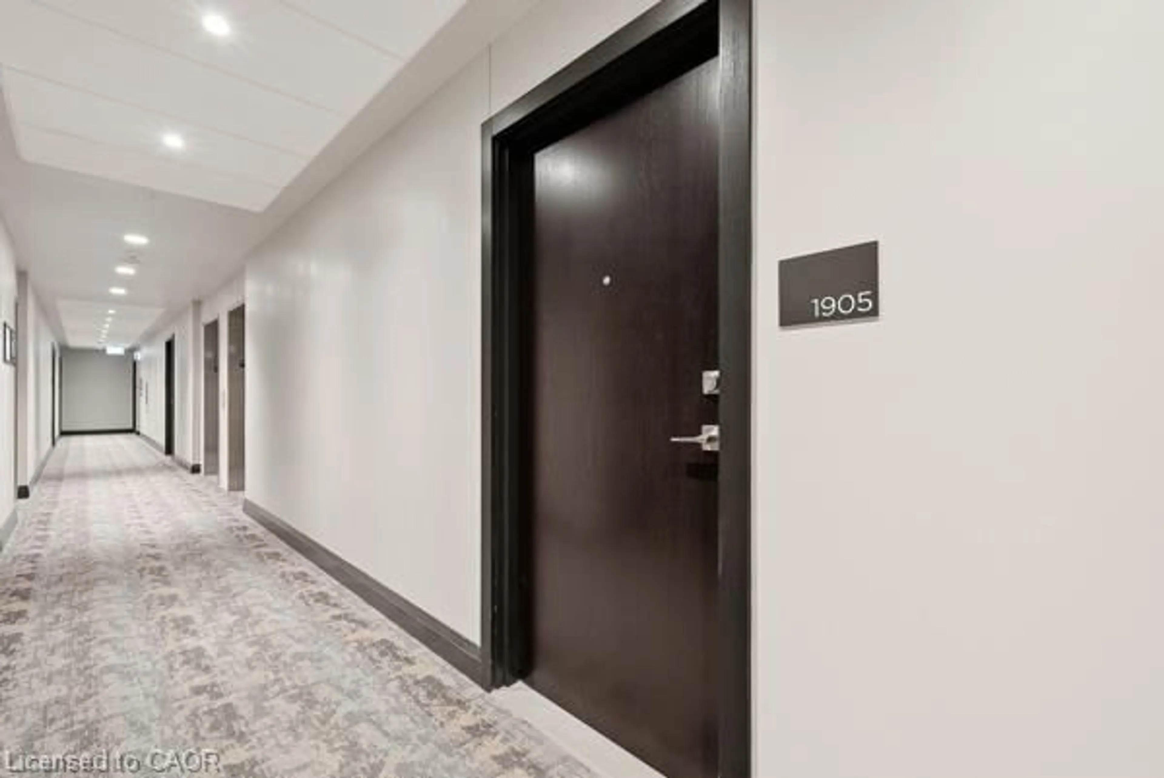 Indoor foyer for 50 Grand Ave #1905, Cambridge Ontario N1S 0C2