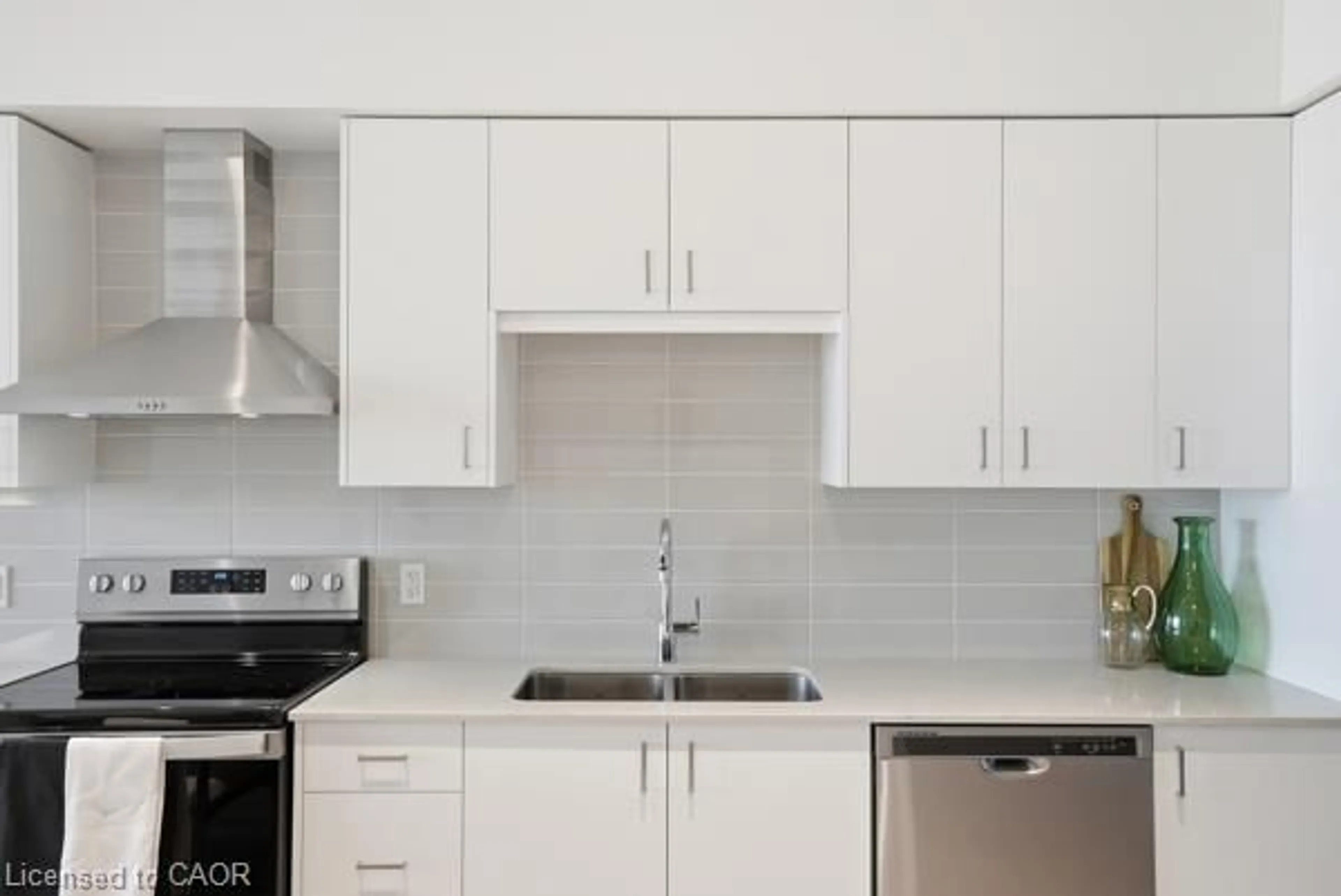 Standard kitchen, ceramic/tile floor for 50 Grand Ave #1905, Cambridge Ontario N1S 0C2