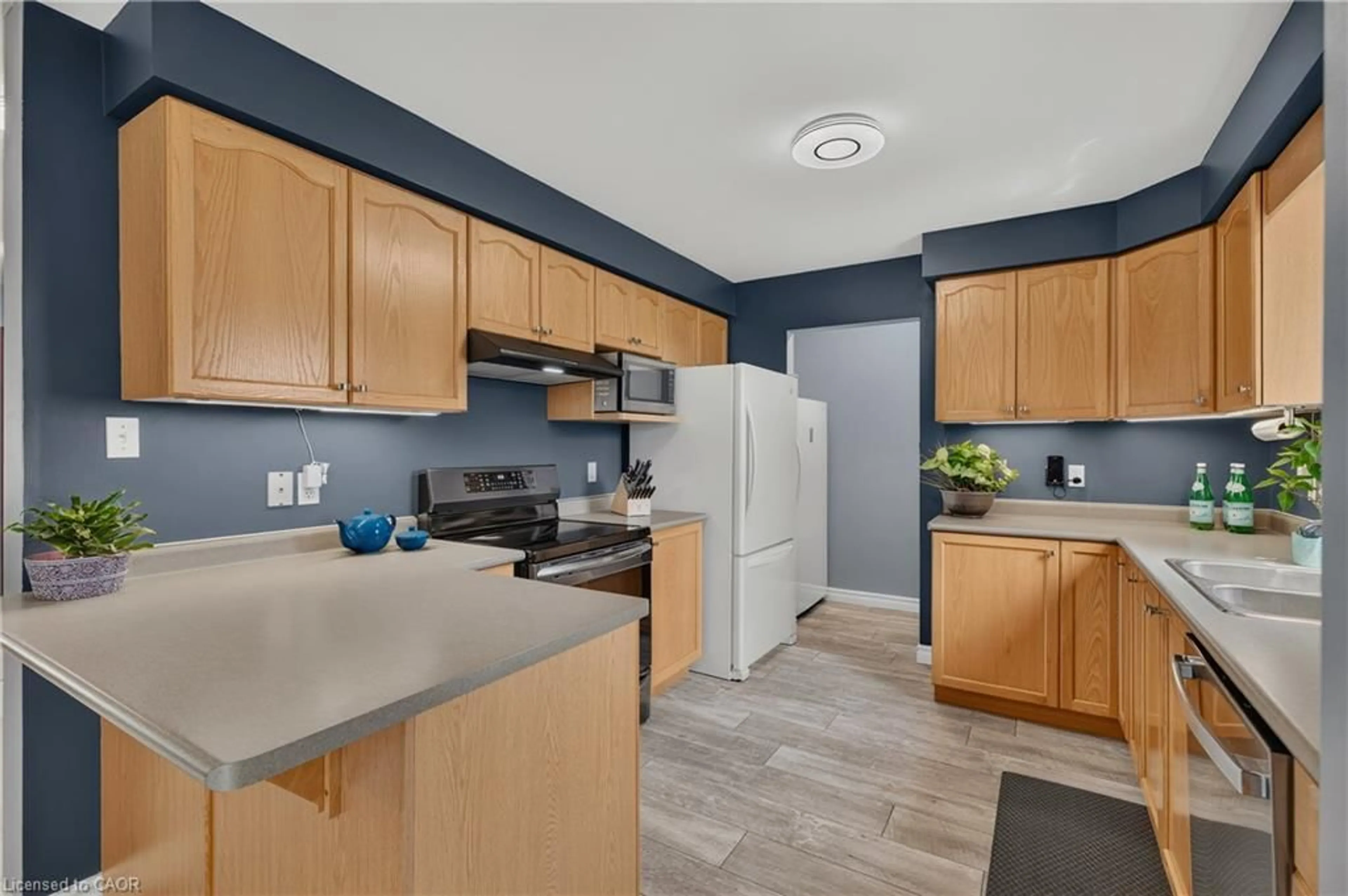 Standard kitchen, unknown for 11 Maple St, Drayton Ontario N0G 1P0