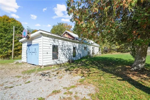 1093 South Lake Rd, Haliburton 3