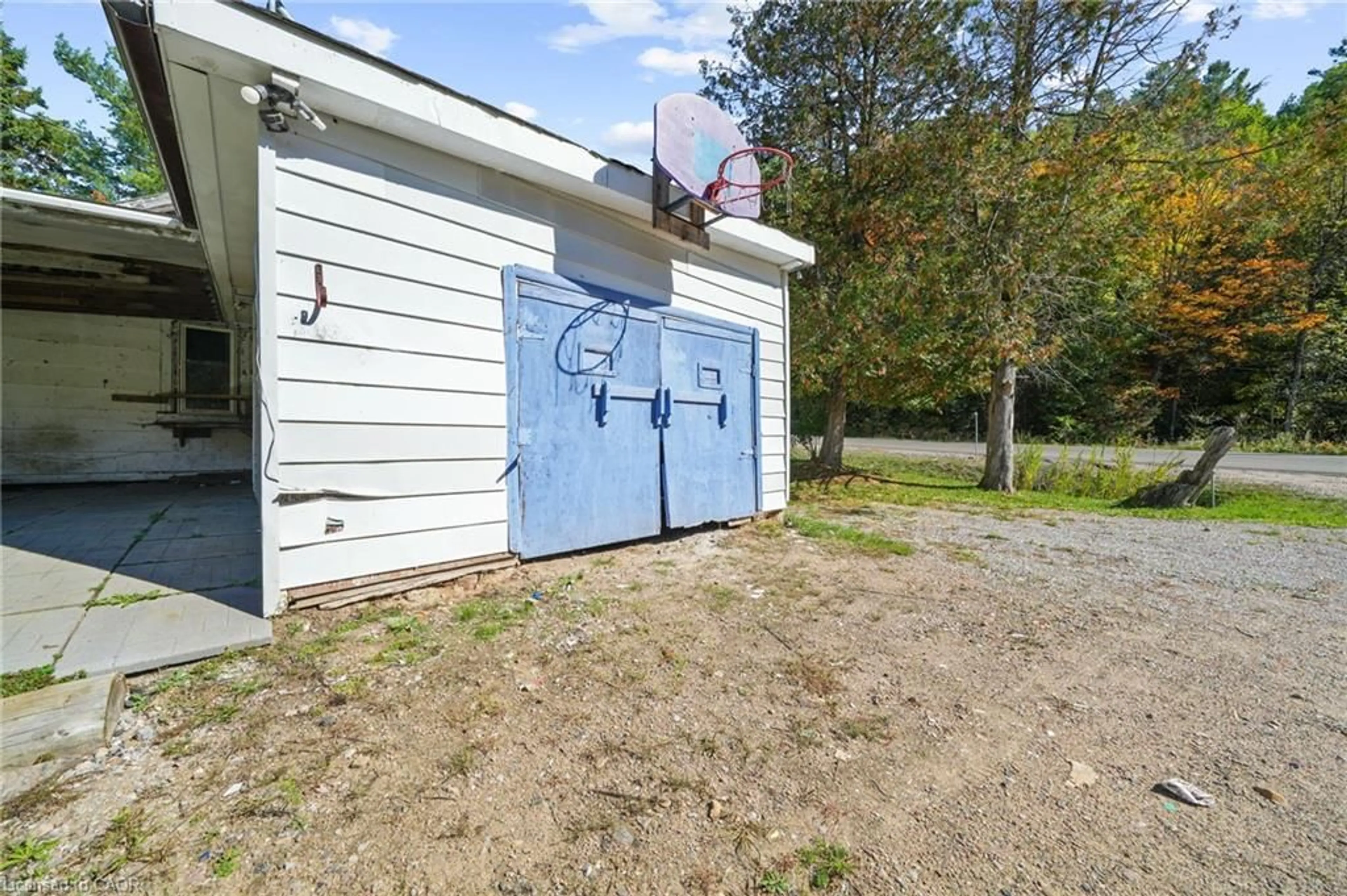 Shed for 1093 South Lake Rd, Haliburton Ontario K0M 2K0