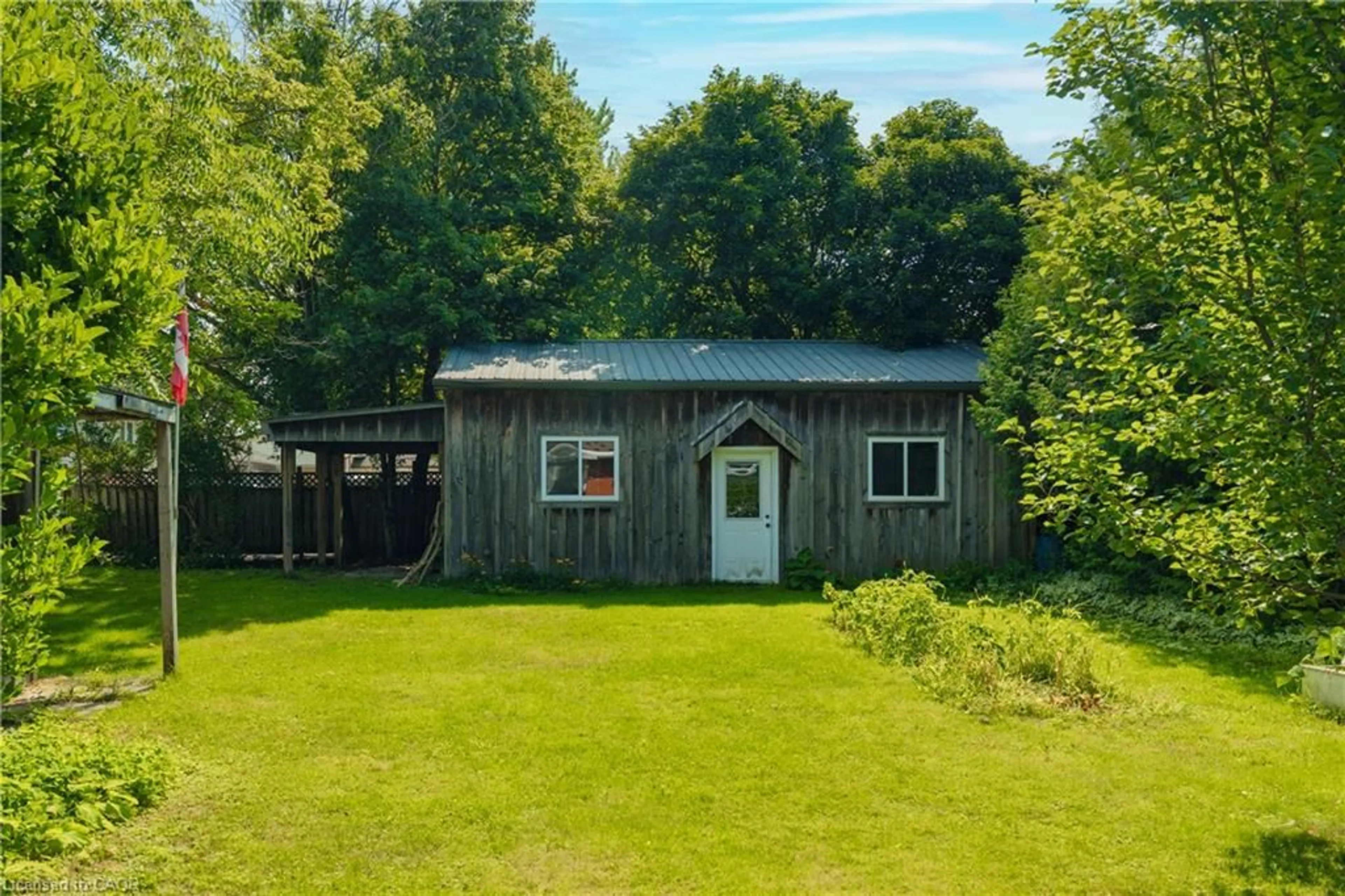 Shed for 250 Albert St, Palmerston Ontario N0G 2P0
