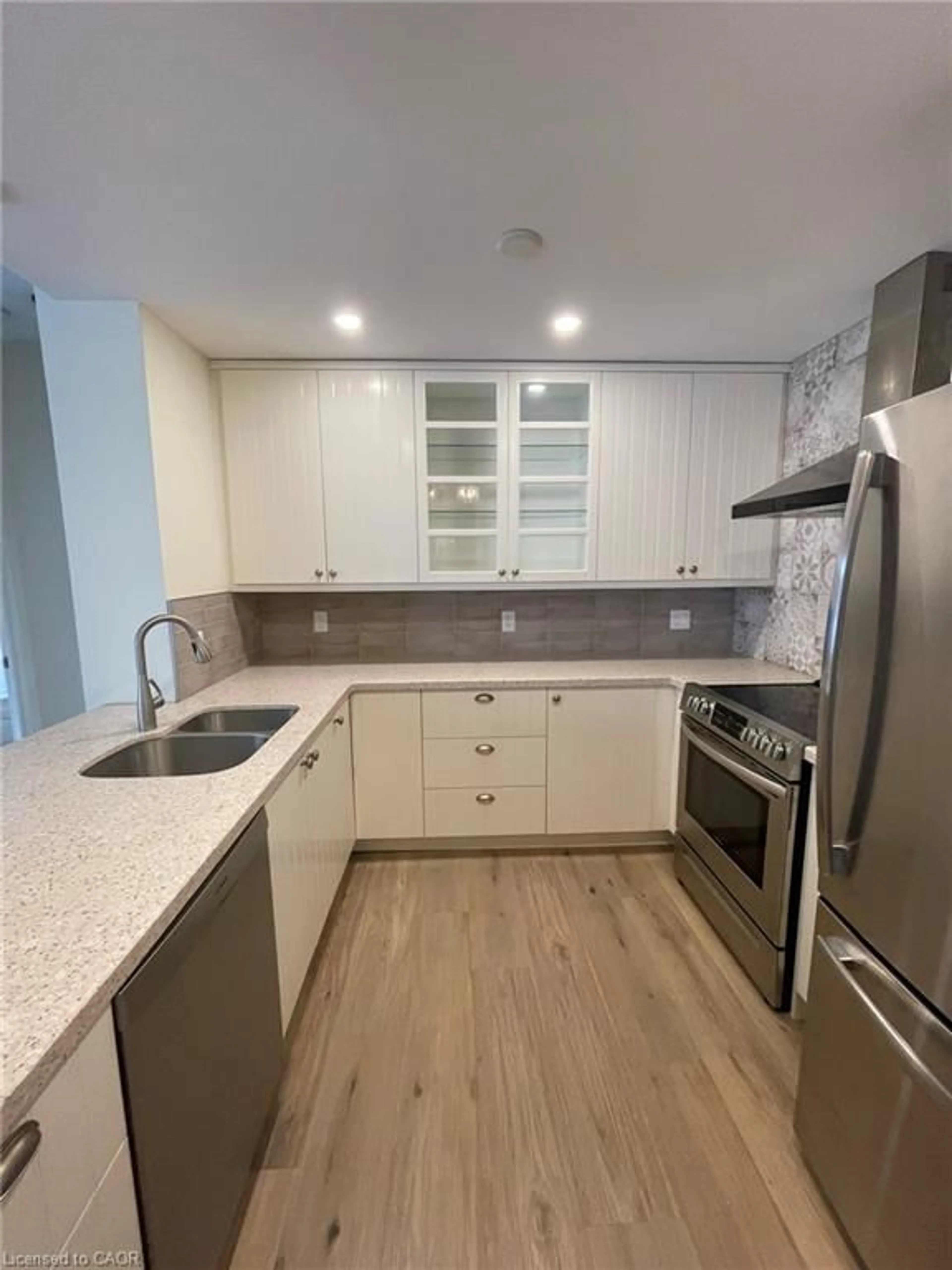 Unknown for 2511 Lakeshore Rd #216, Oakville Ontario L6L 6L9