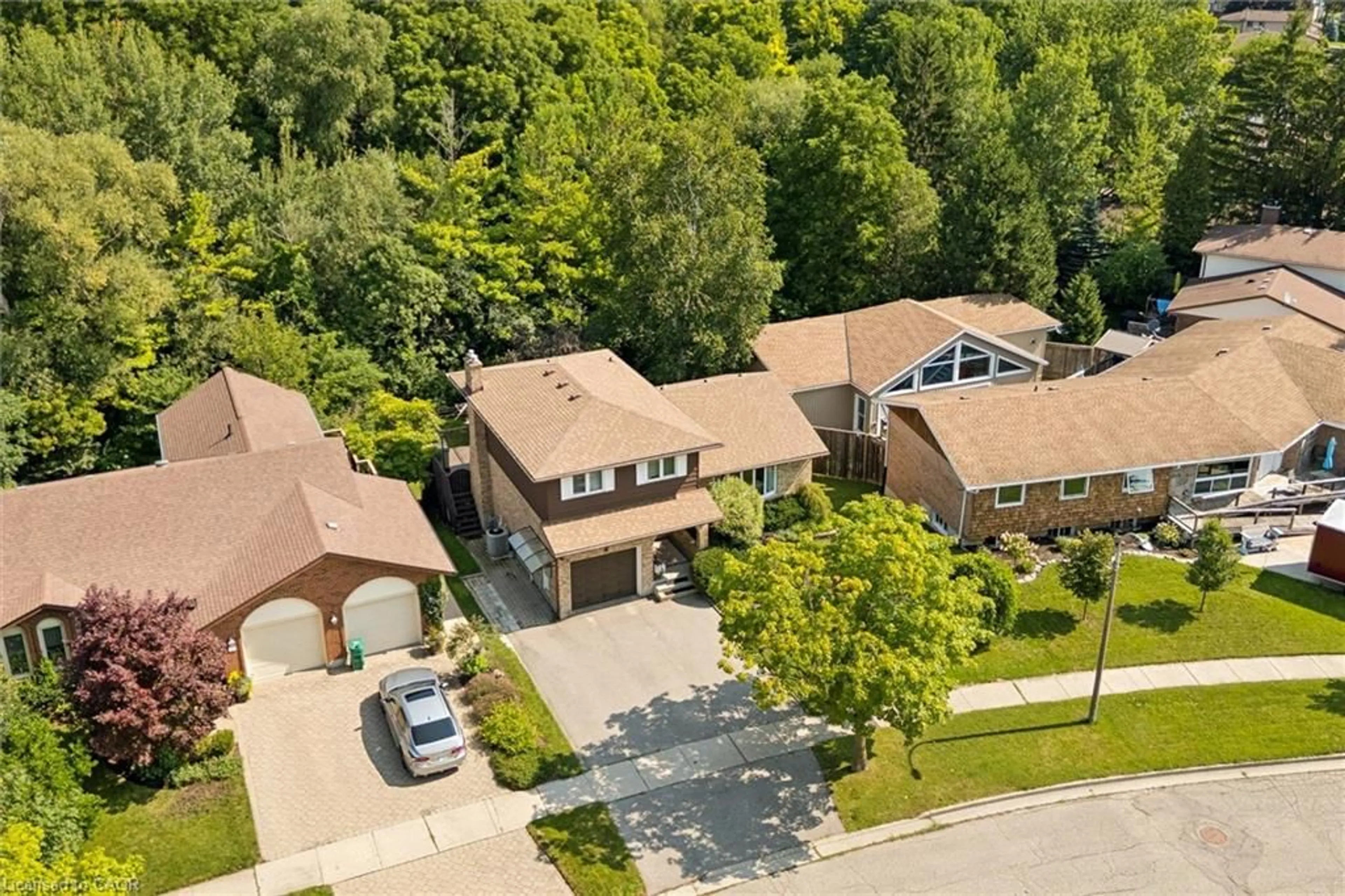 A pic from outside/outdoor area/front of a property/back of a property/a pic from drone, street for 8 Perin Pl, Kitchener Ontario N2P 1L5