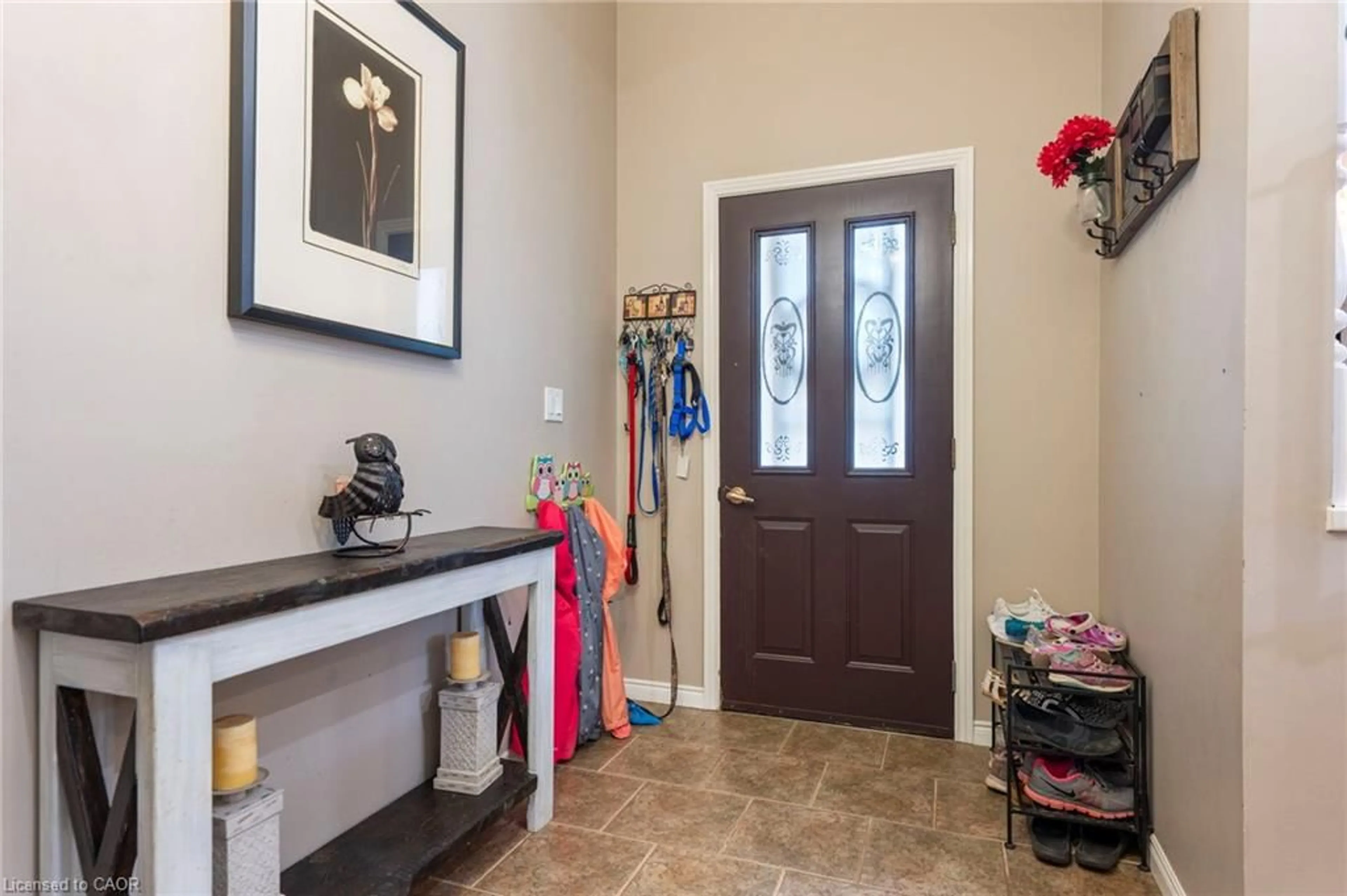 Indoor entryway for 309 Dover Ave, Port Dover Ontario N0A 1N4