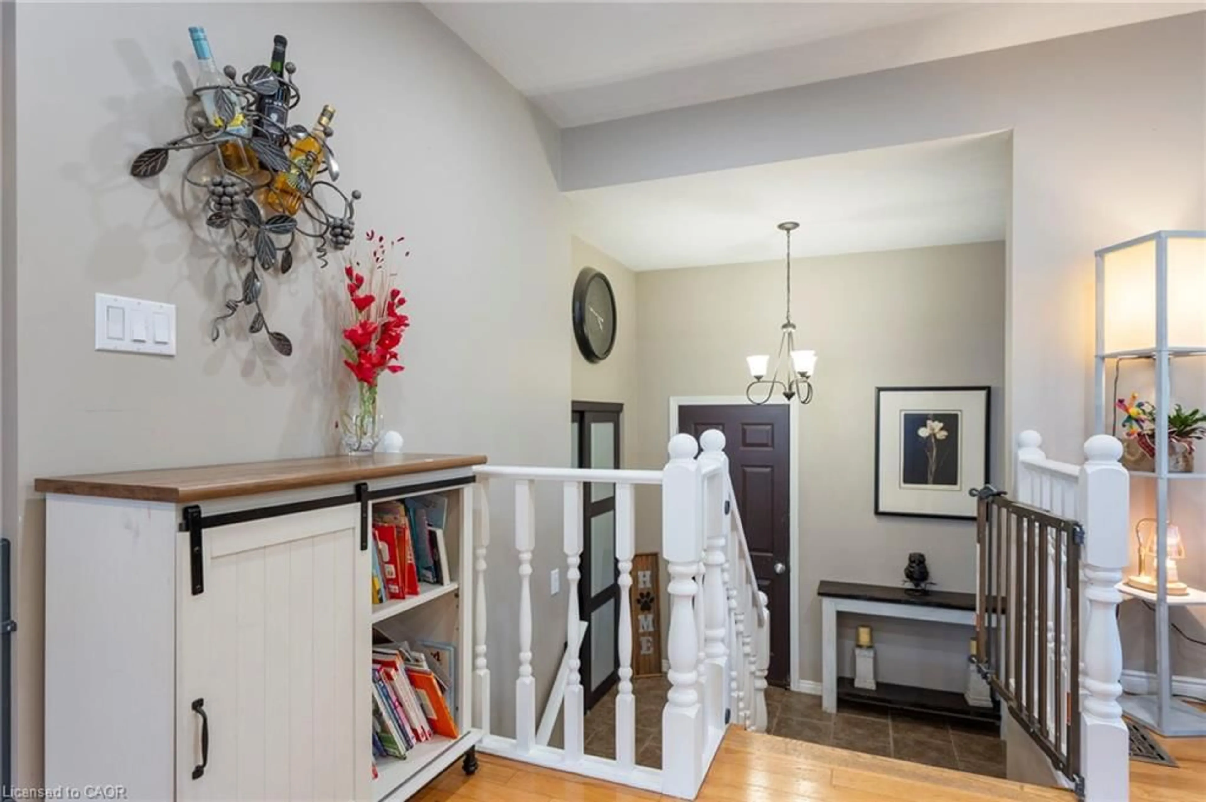 Indoor entryway for 309 Dover Ave, Port Dover Ontario N0A 1N4