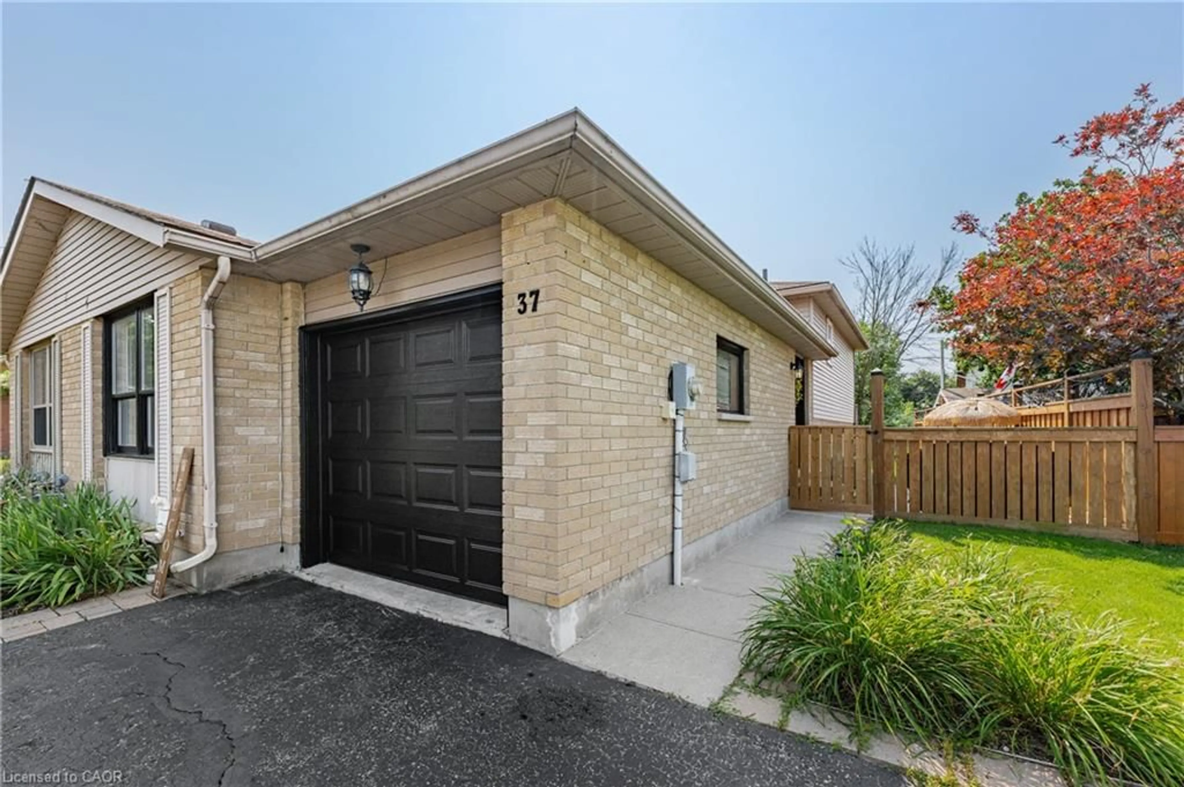 Home with brick exterior material, street for 37 Sandalwood Dr, Cambridge Ontario N1P 1A9